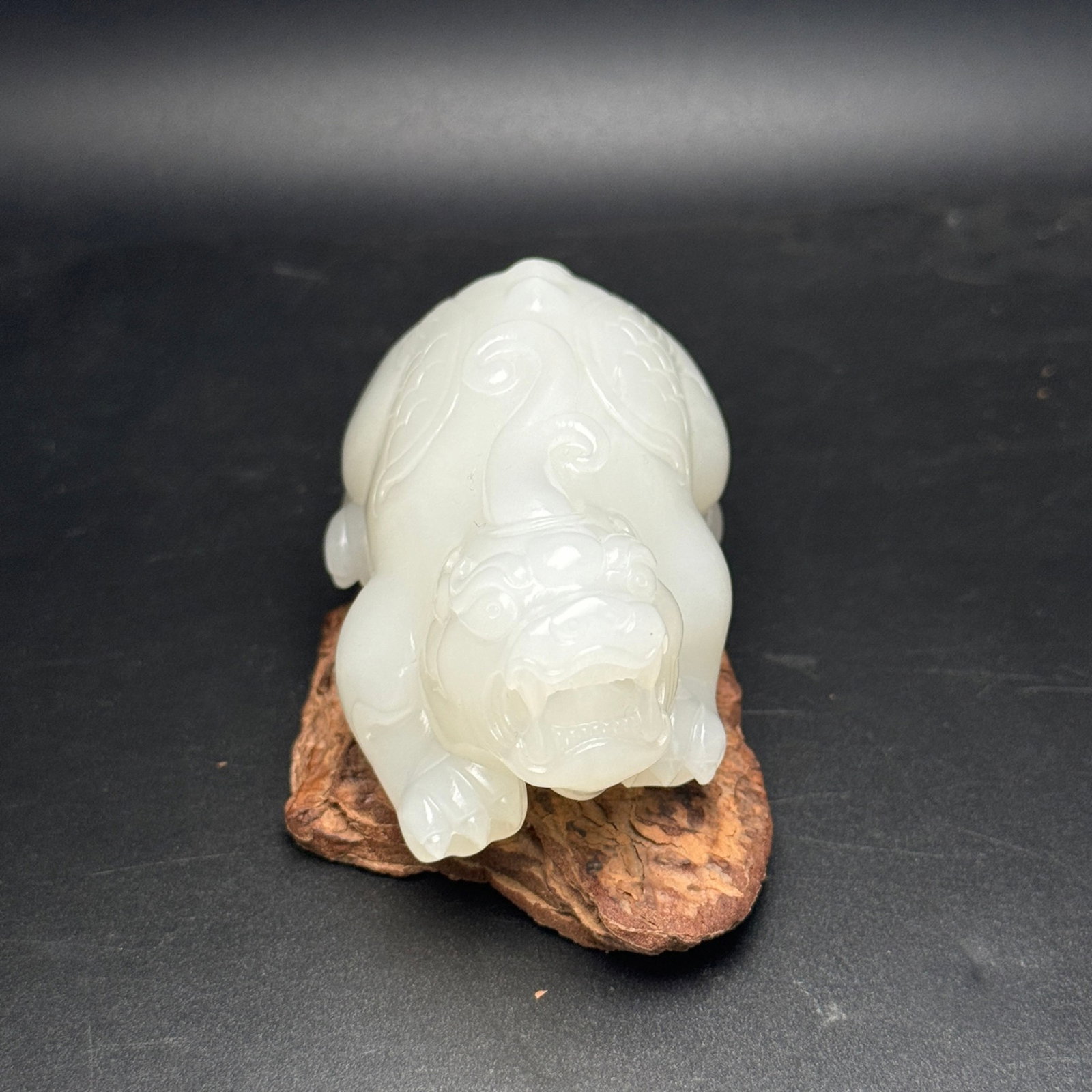An Exquisite White Jade Auspicious Beast Ornament - 4
