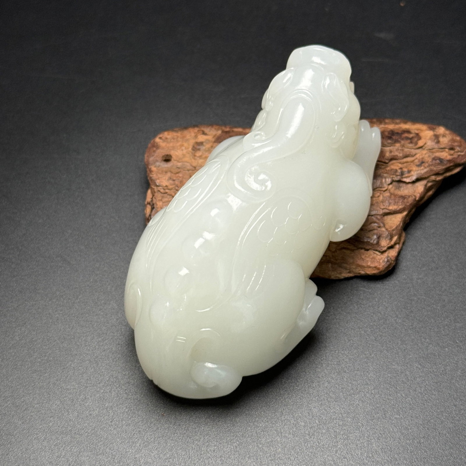 An Exquisite White Jade Auspicious Beast Ornament - 6