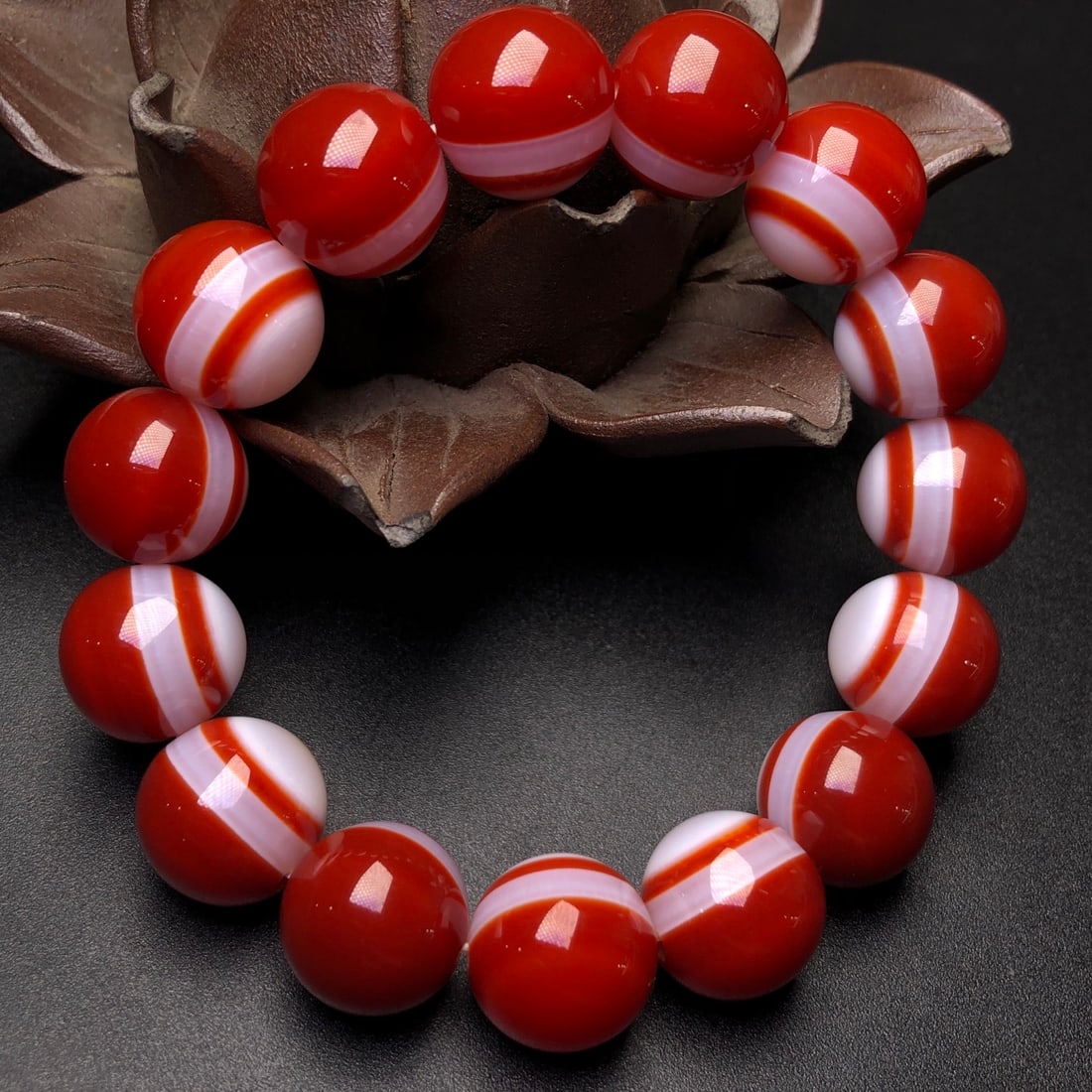 An Exquisite Agate Bracelets - 6