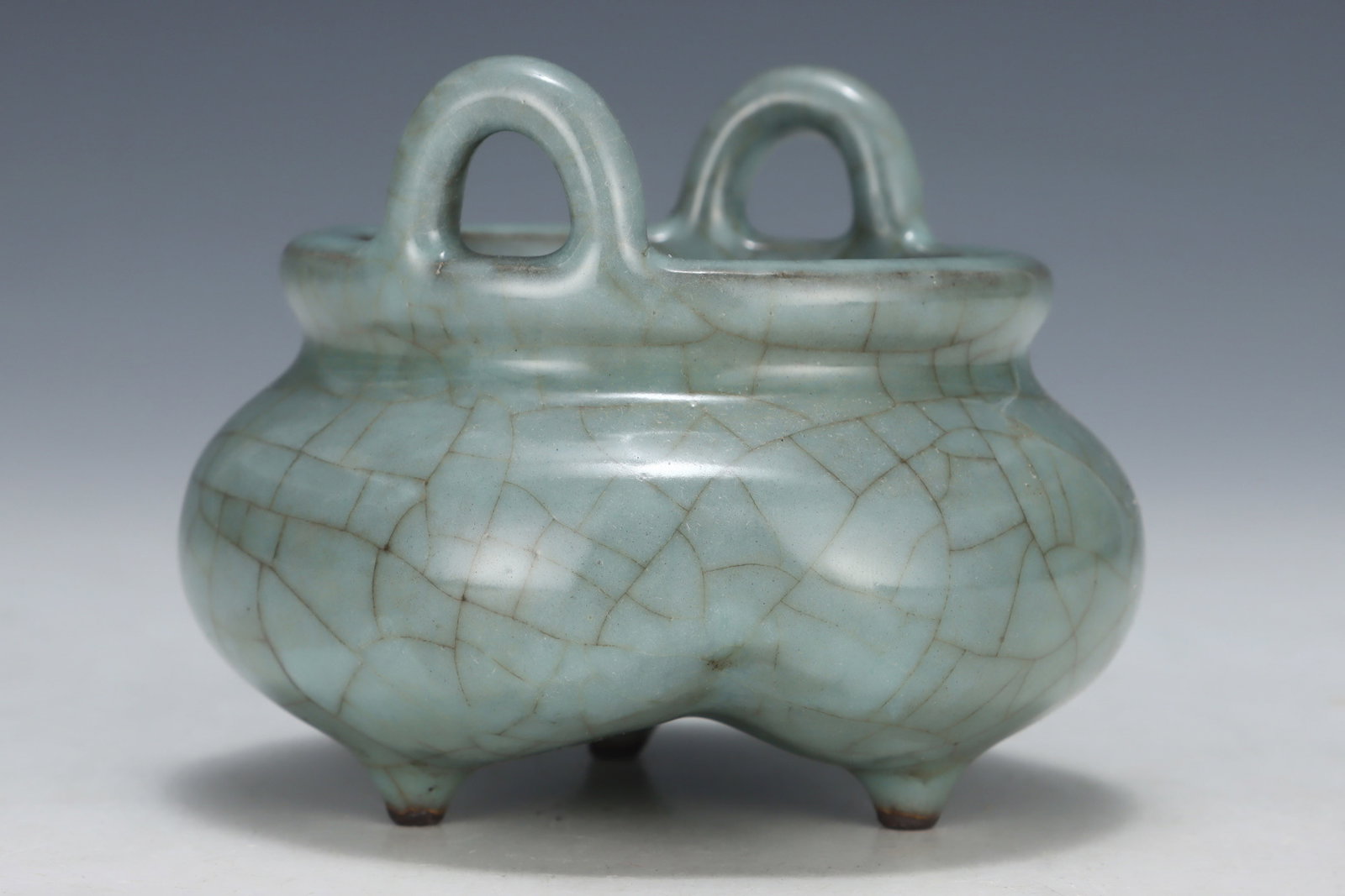 An Exquisite Guan yao Double-Ears Tripod Censer - 2