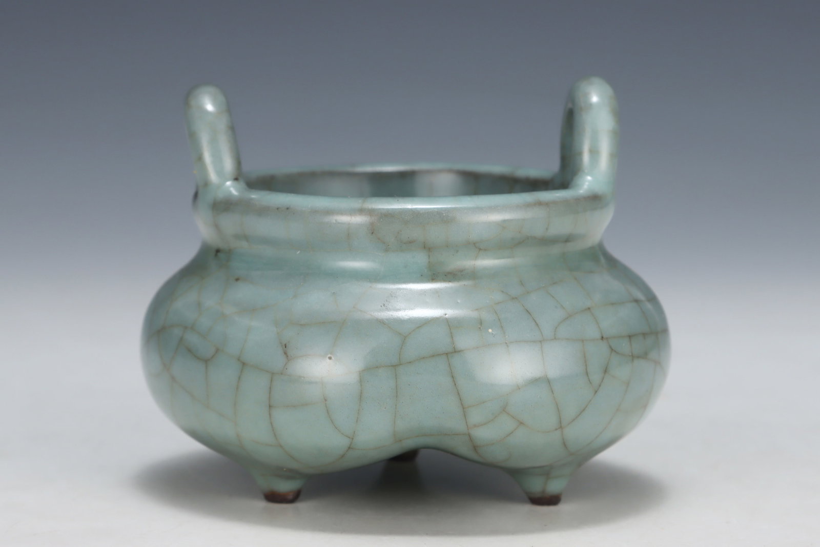 An Exquisite Guan yao Double-Ears Tripod Censer - 3