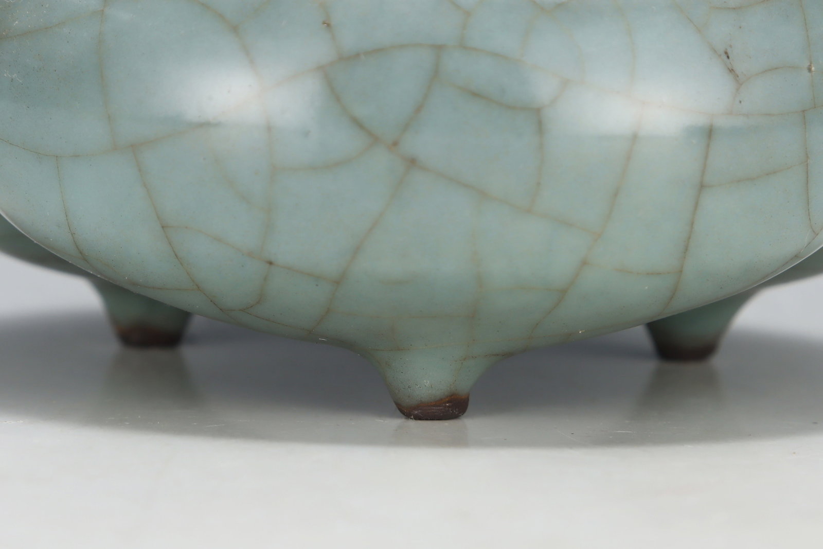 An Exquisite Guan yao Double-Ears Tripod Censer - 5