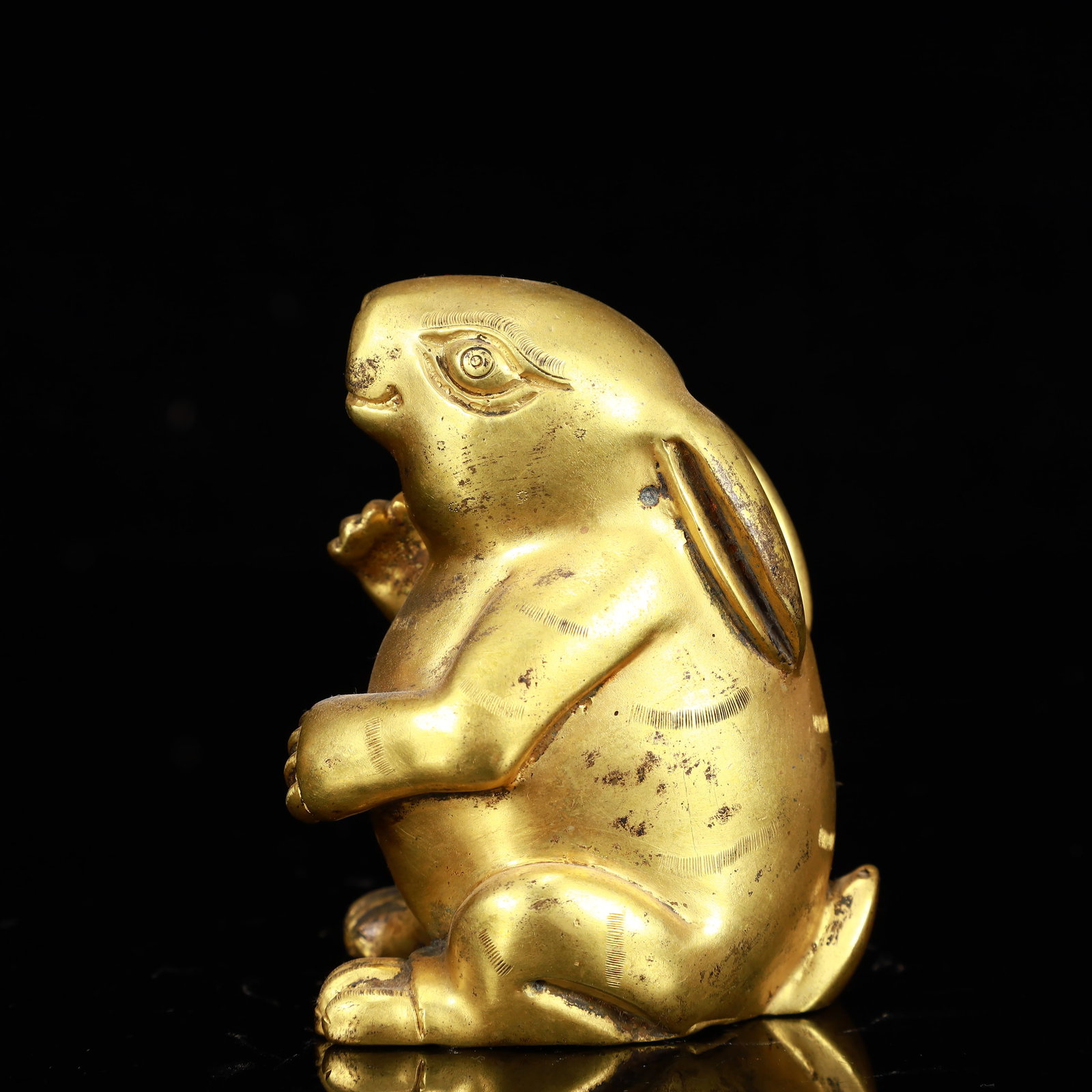 A Rare Gilt Bronze Rabbit Ornament - 5