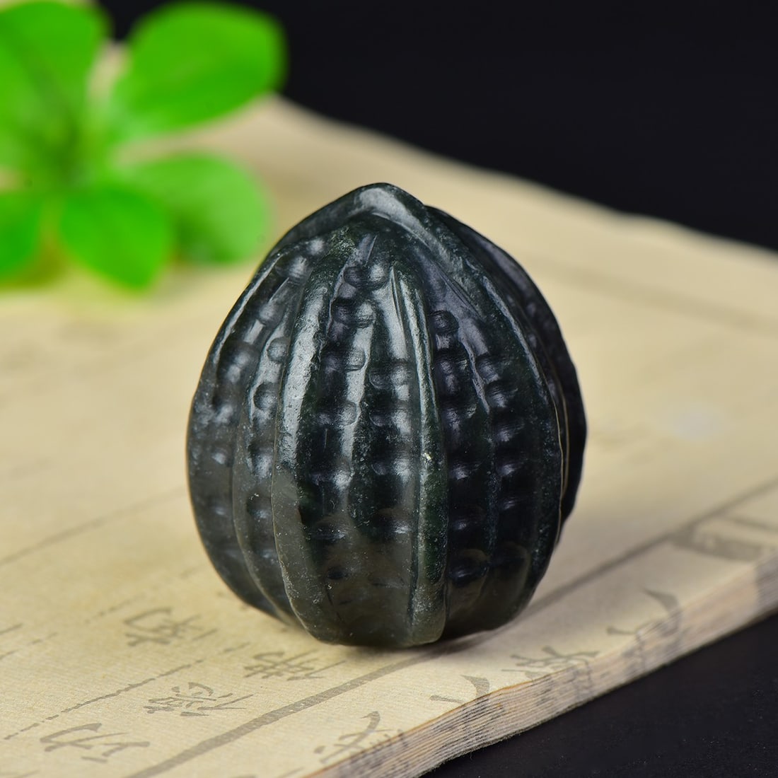An Exquisite Sapphire Walnut Hand Piece - 2