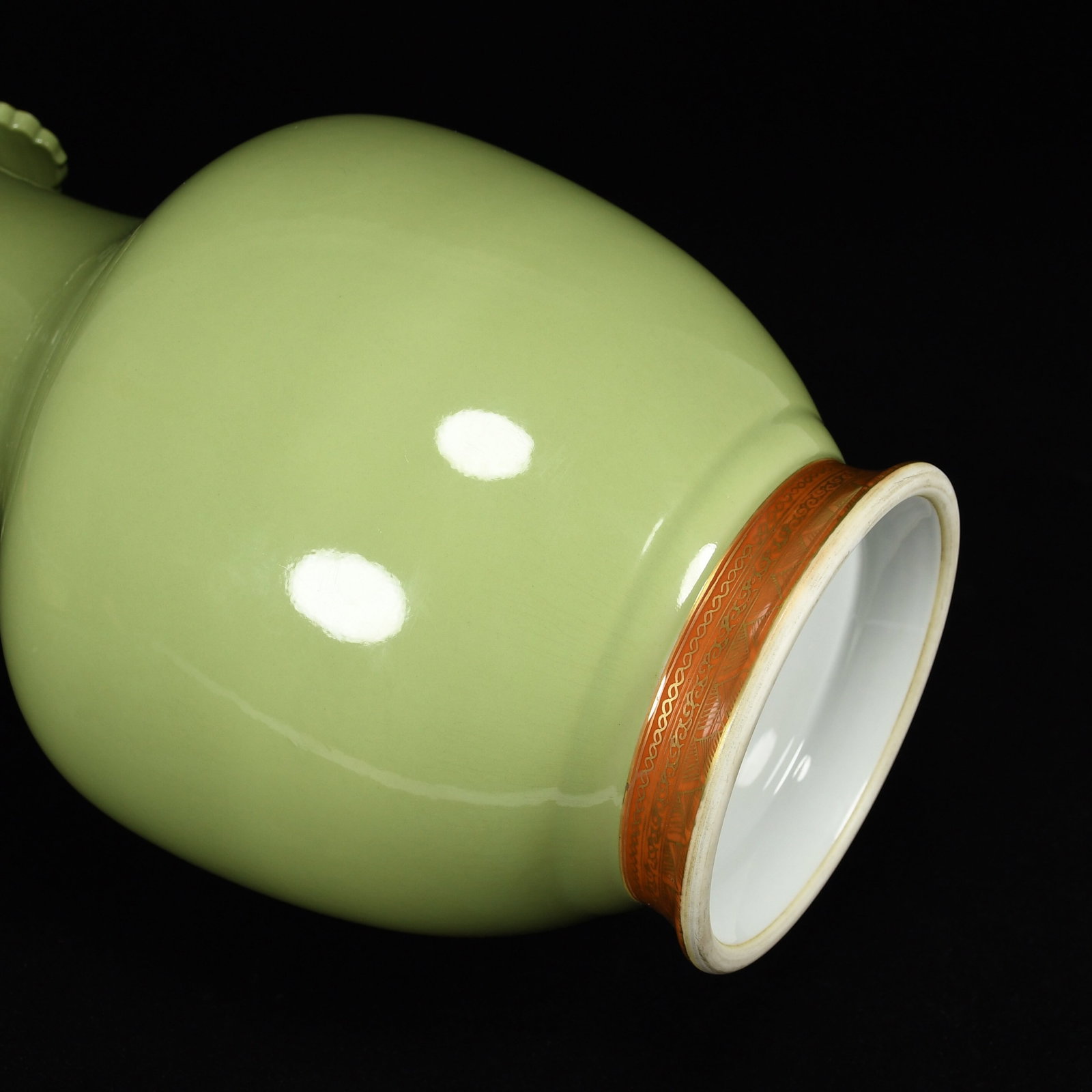 A Rare Guan yao Celadon Glazed Iron-Red Painted Gold Vase - 8