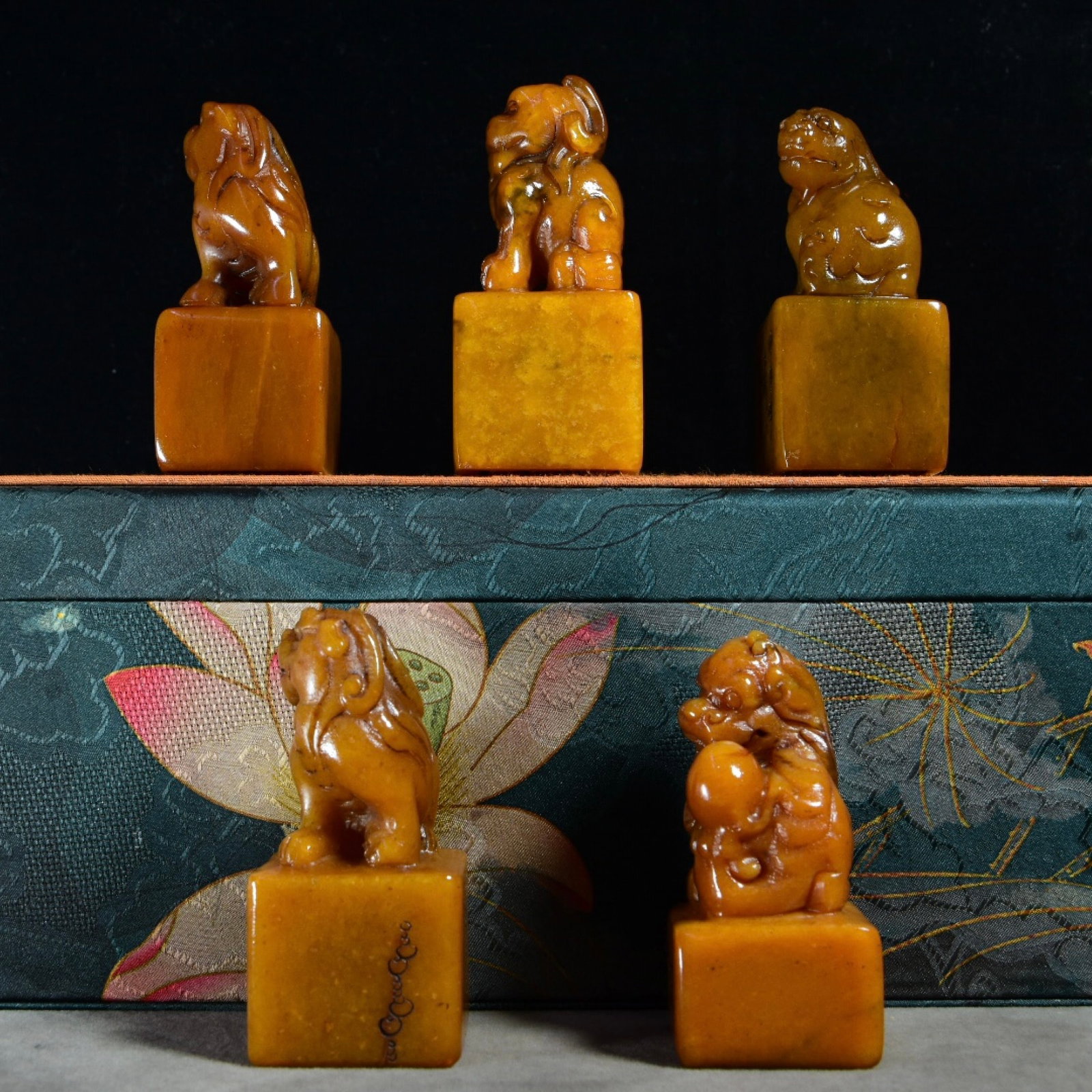 A Set of Fine Tianhuang Stone Auspicious Beast Pattern Seals - 5