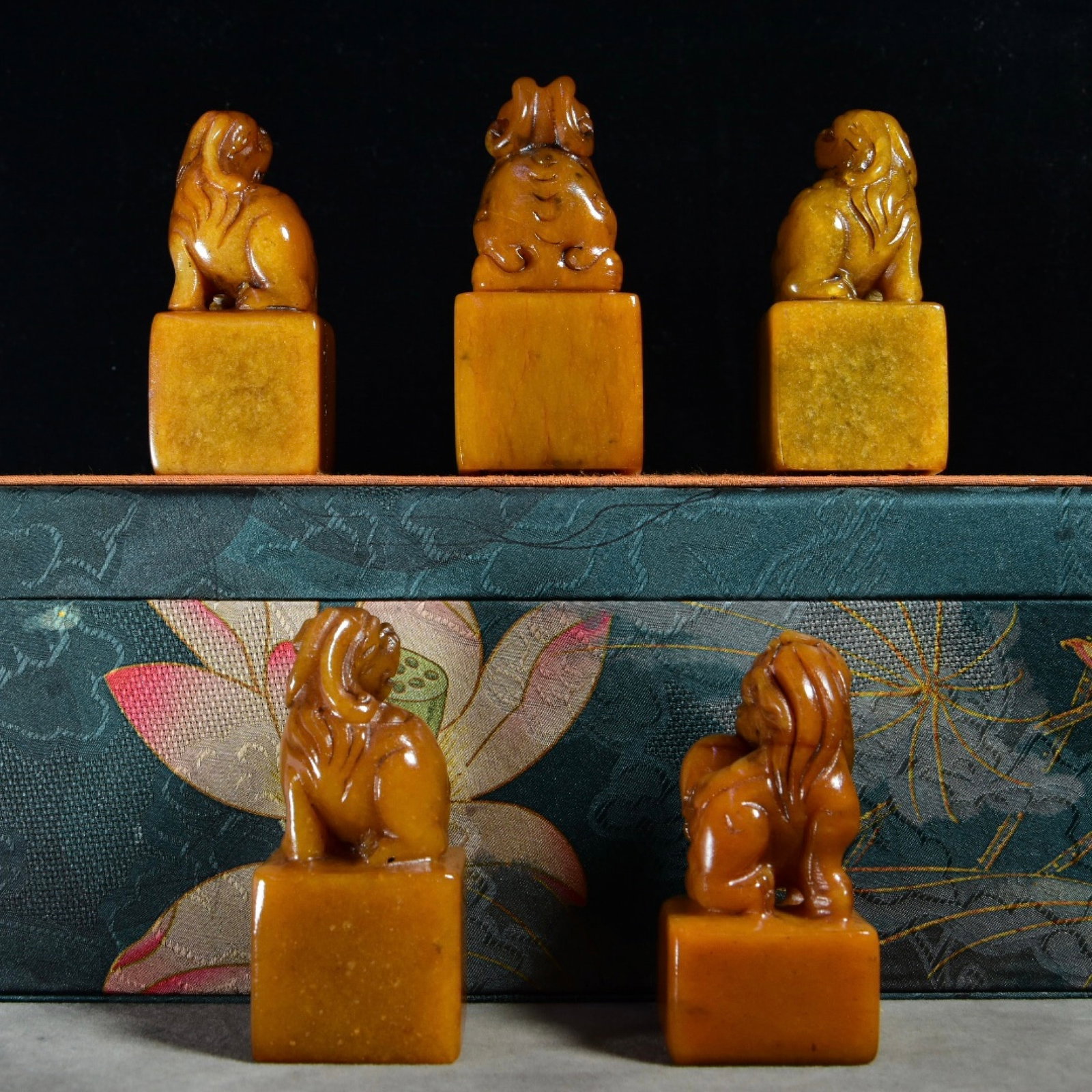 A Set of Fine Tianhuang Stone Auspicious Beast Pattern Seals - 6