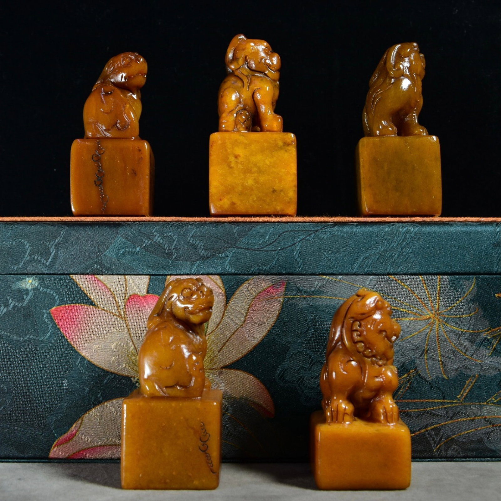 A Set of Fine Tianhuang Stone Auspicious Beast Pattern Seals - 7