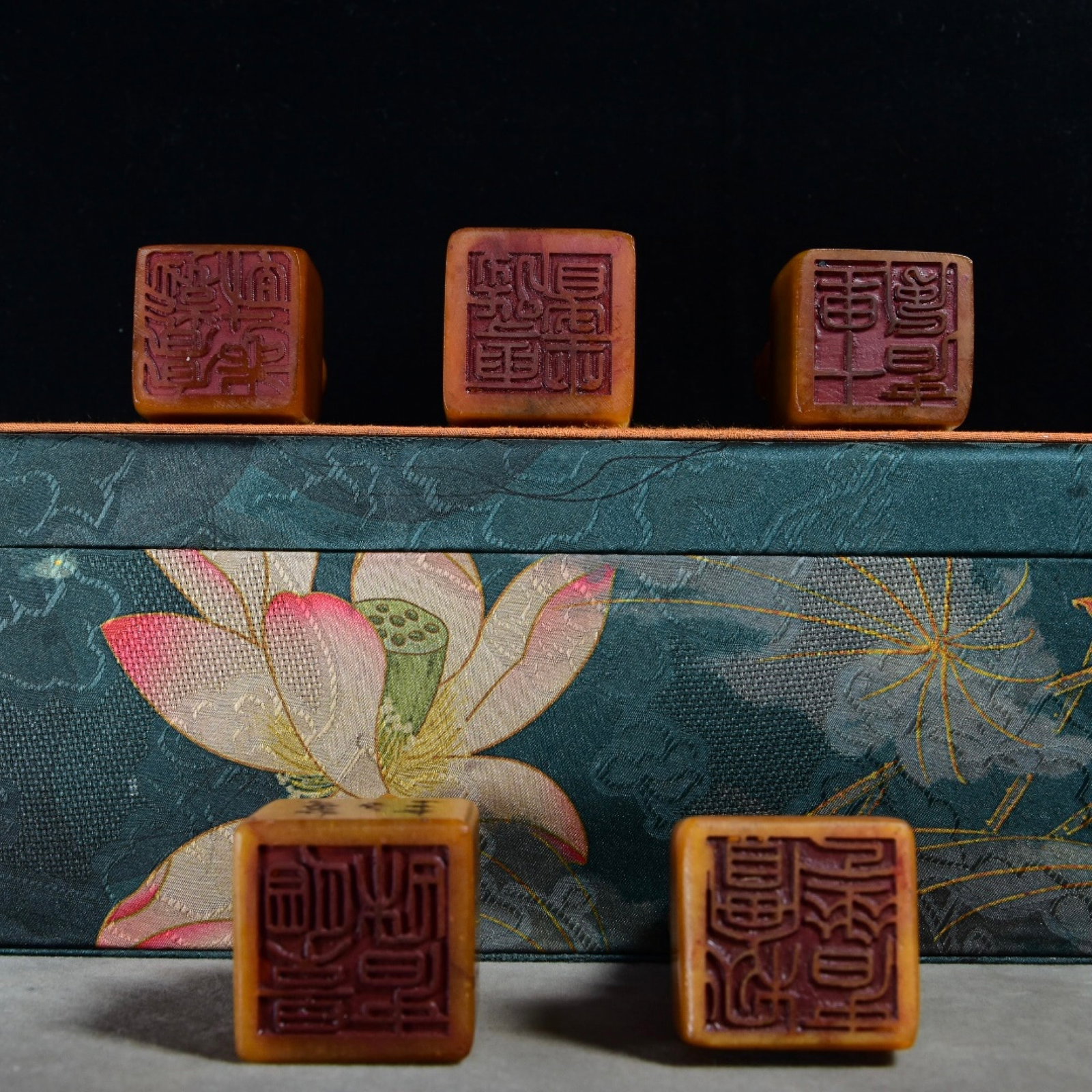A Set of Fine Tianhuang Stone Auspicious Beast Pattern Seals - 8