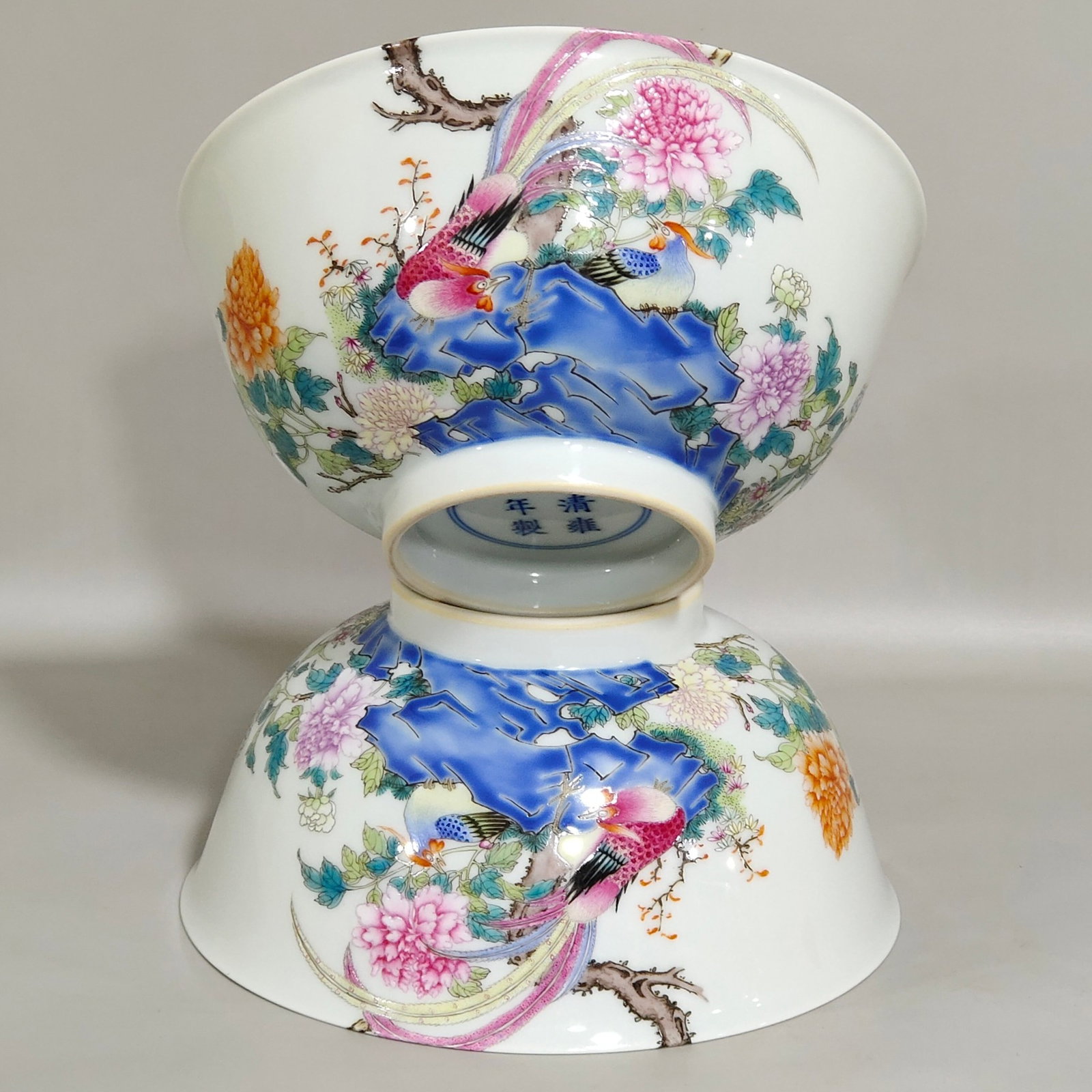 A Pair of Exquisite Famille-Rose Peony and Phoenix Pattern Bowls,With Poem - 7