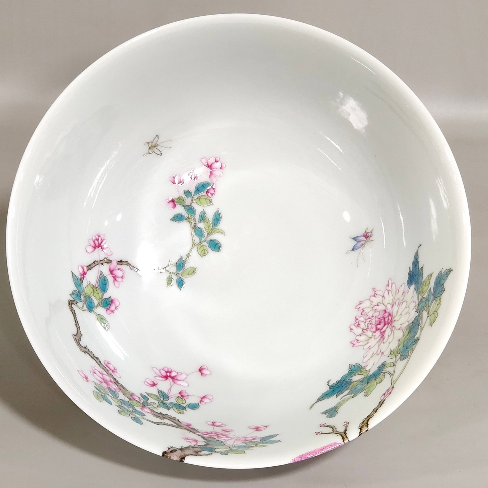 A Pair of Exquisite Famille-Rose Peony and Phoenix Pattern Bowls,With Poem - 8