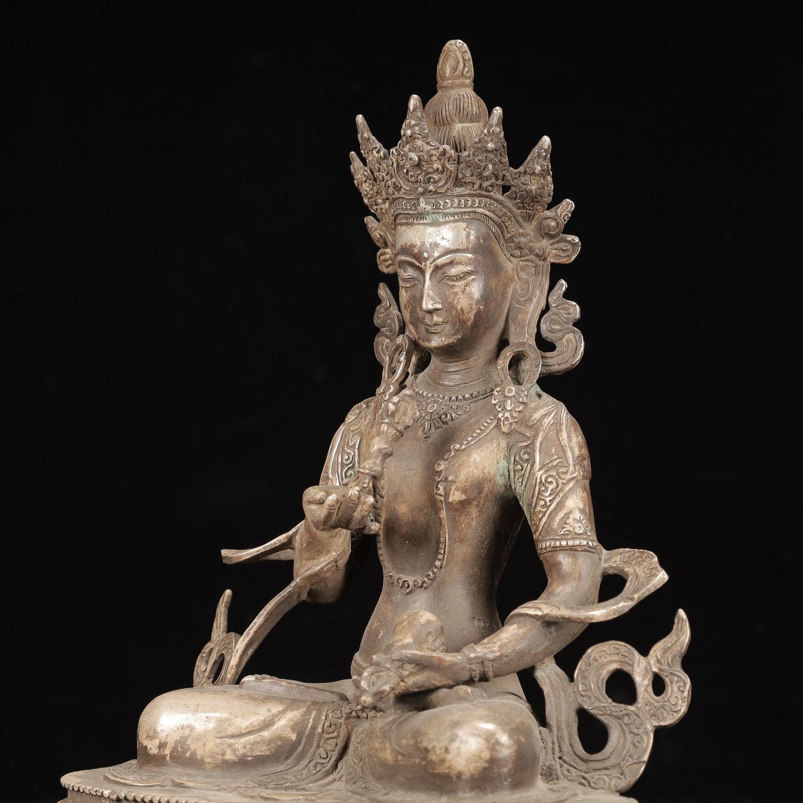 An Exquisite Silver-Plated Bronze Statue of Vajrasattva - 5