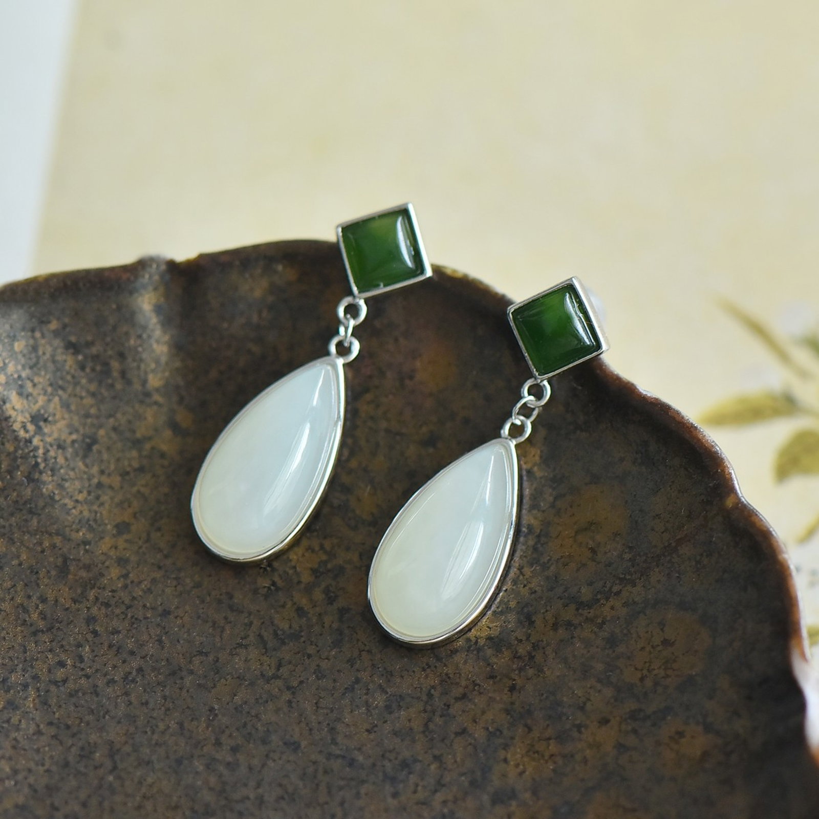 A Pair of Exquisite Sterling Silver Inlaid White Jade Earrings,Inlaid Jaspers - 3