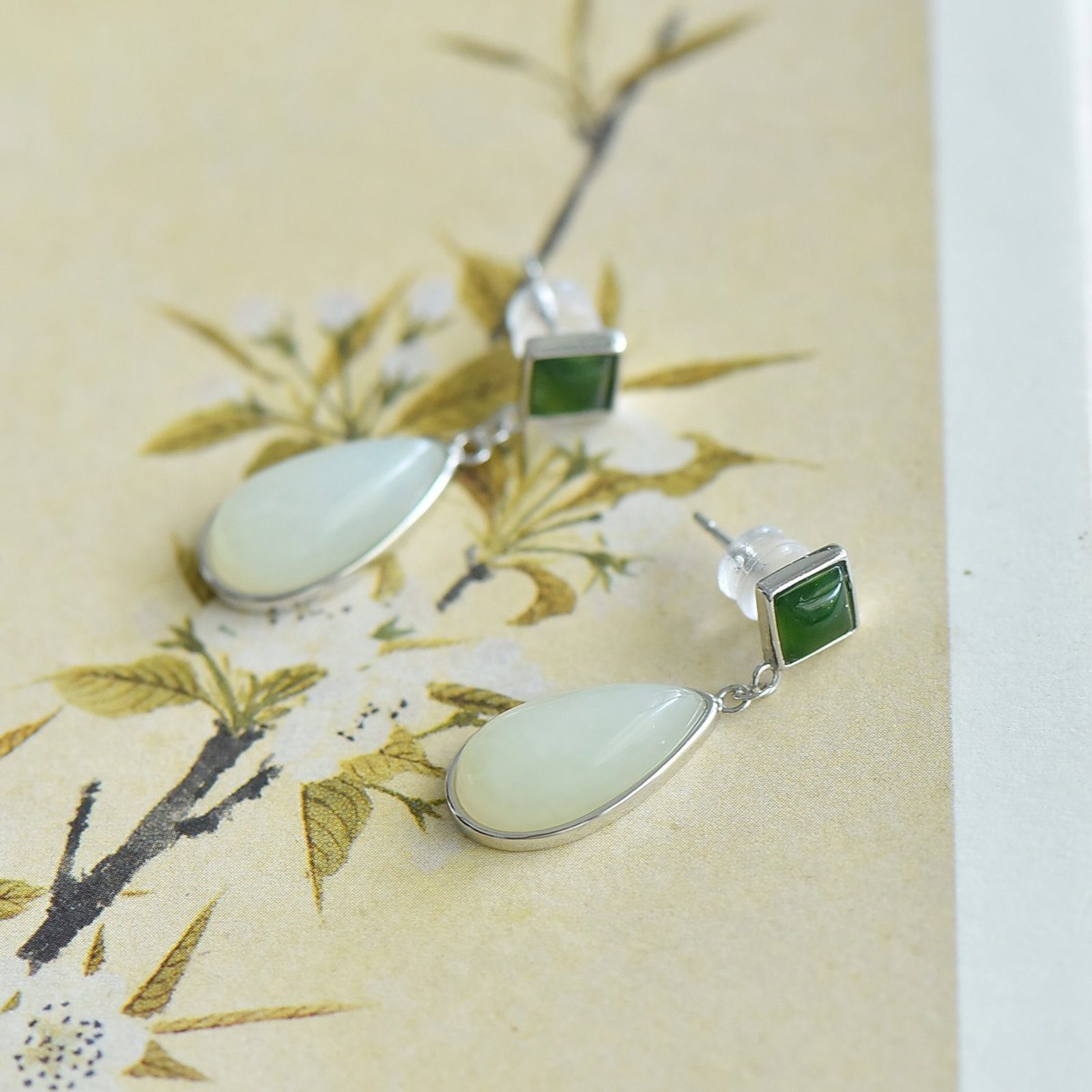 A Pair of Exquisite Sterling Silver Inlaid White Jade Earrings,Inlaid Jaspers - 4