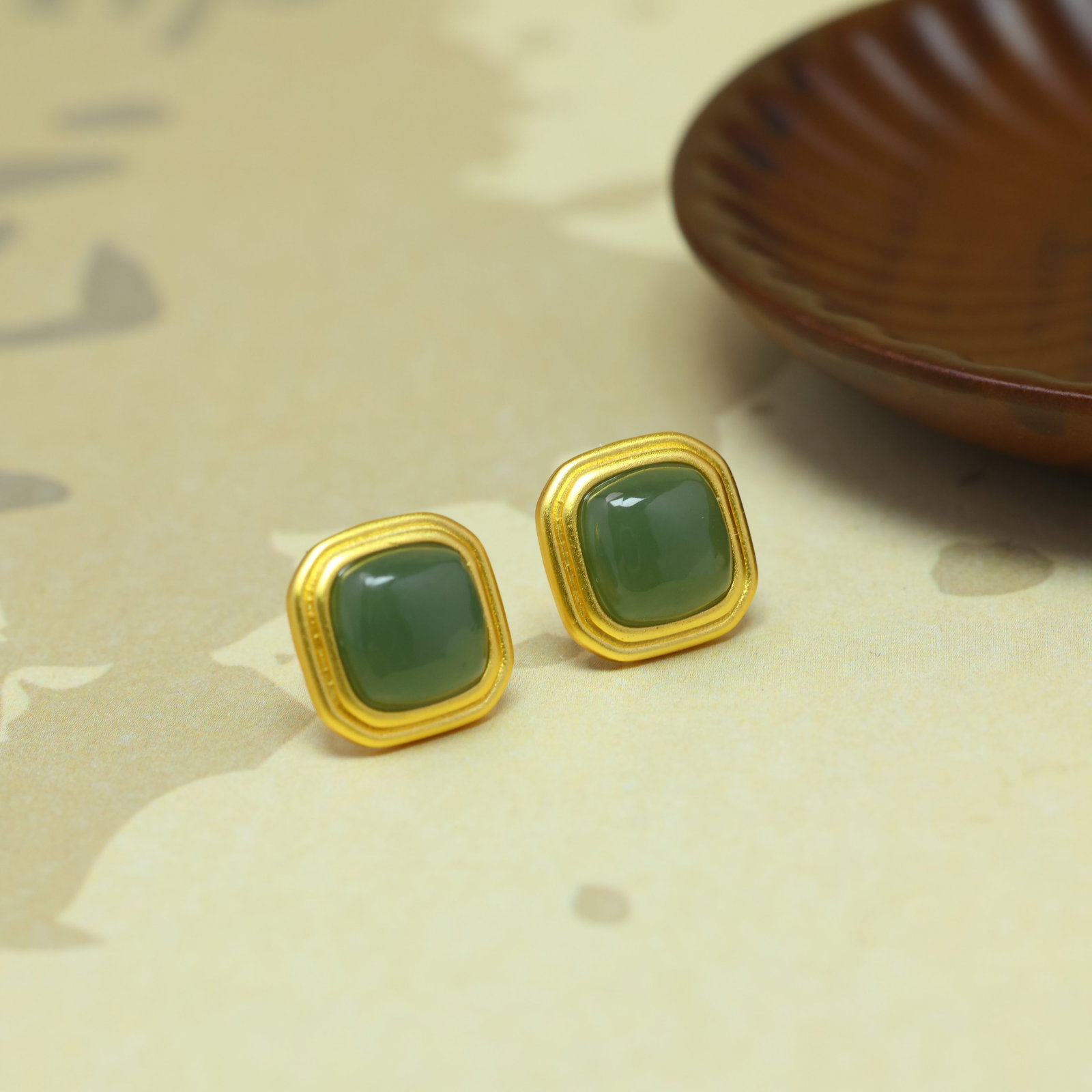 A Pair of Exquisite Sterling Silver-Gold Plated Inlaid Jasper Earrings - 3