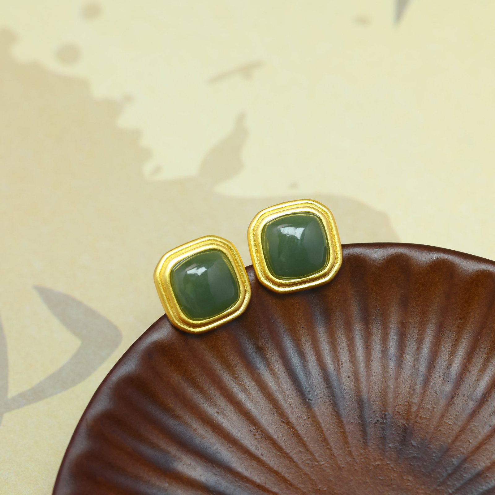 A Pair of Exquisite Sterling Silver-Gold Plated Inlaid Jasper Earrings - 4