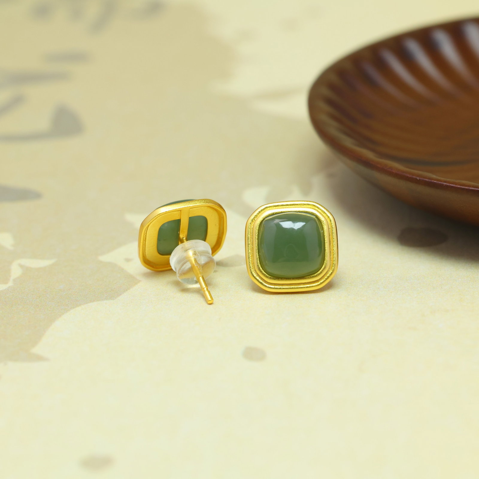 A Pair of Exquisite Sterling Silver-Gold Plated Inlaid Jasper Earrings - 5