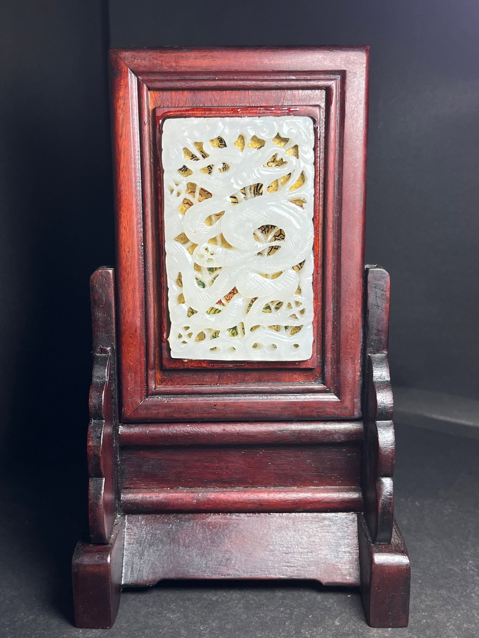 An Exquisite Redwood Inlaid White Jade Pine,Crane Dragon Pattern Table Screen: Estimated Value:800-1600 An Exquisite Redwood Inlaid White Jade Pine,Crane Dragon Pattern Table Screen,Qing Dynasty,China,Size:182mmx71mmx71mm,Weight:262g