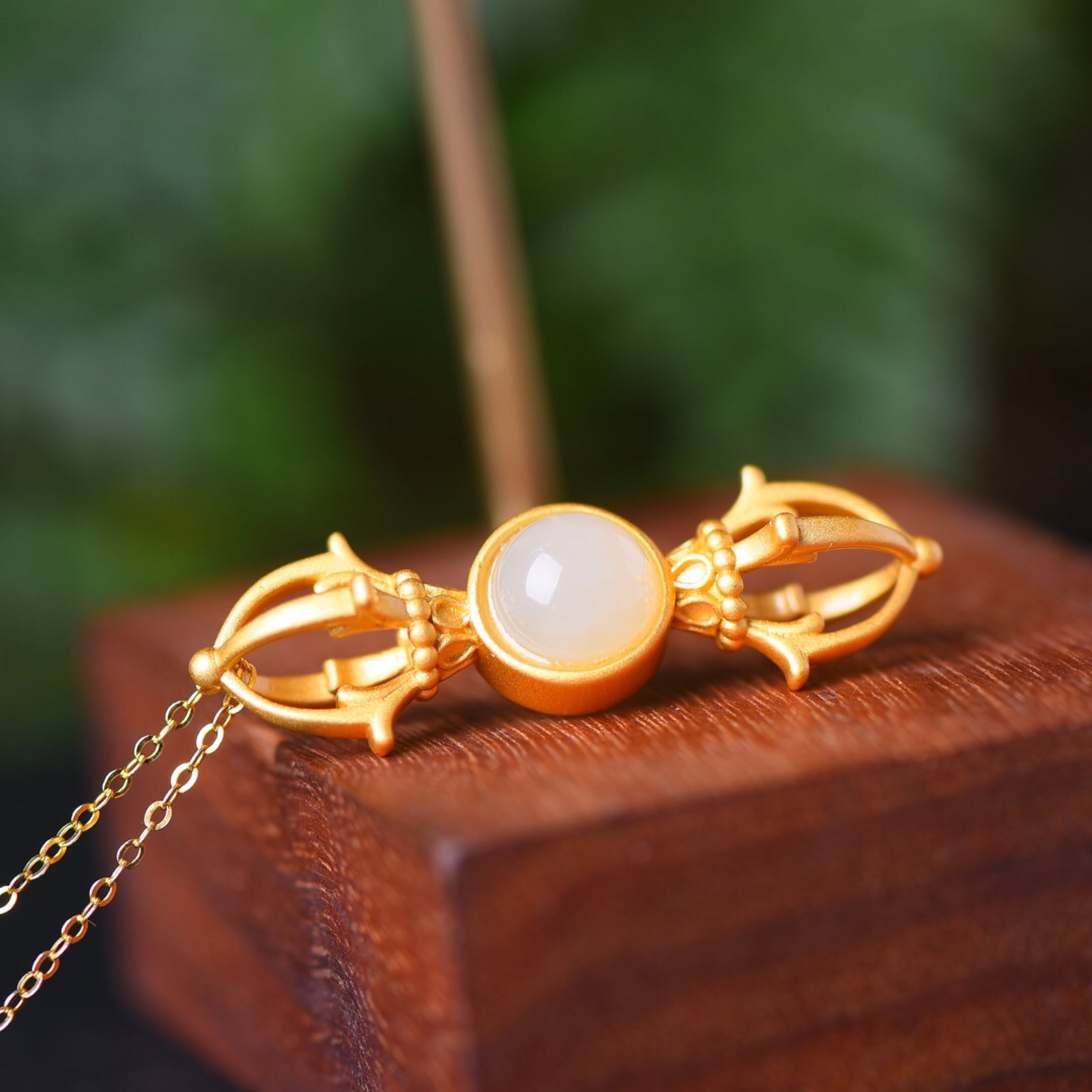 An Exquisite Sterling Silver-Gold Plated Inlaid White Jade Pendant - 5