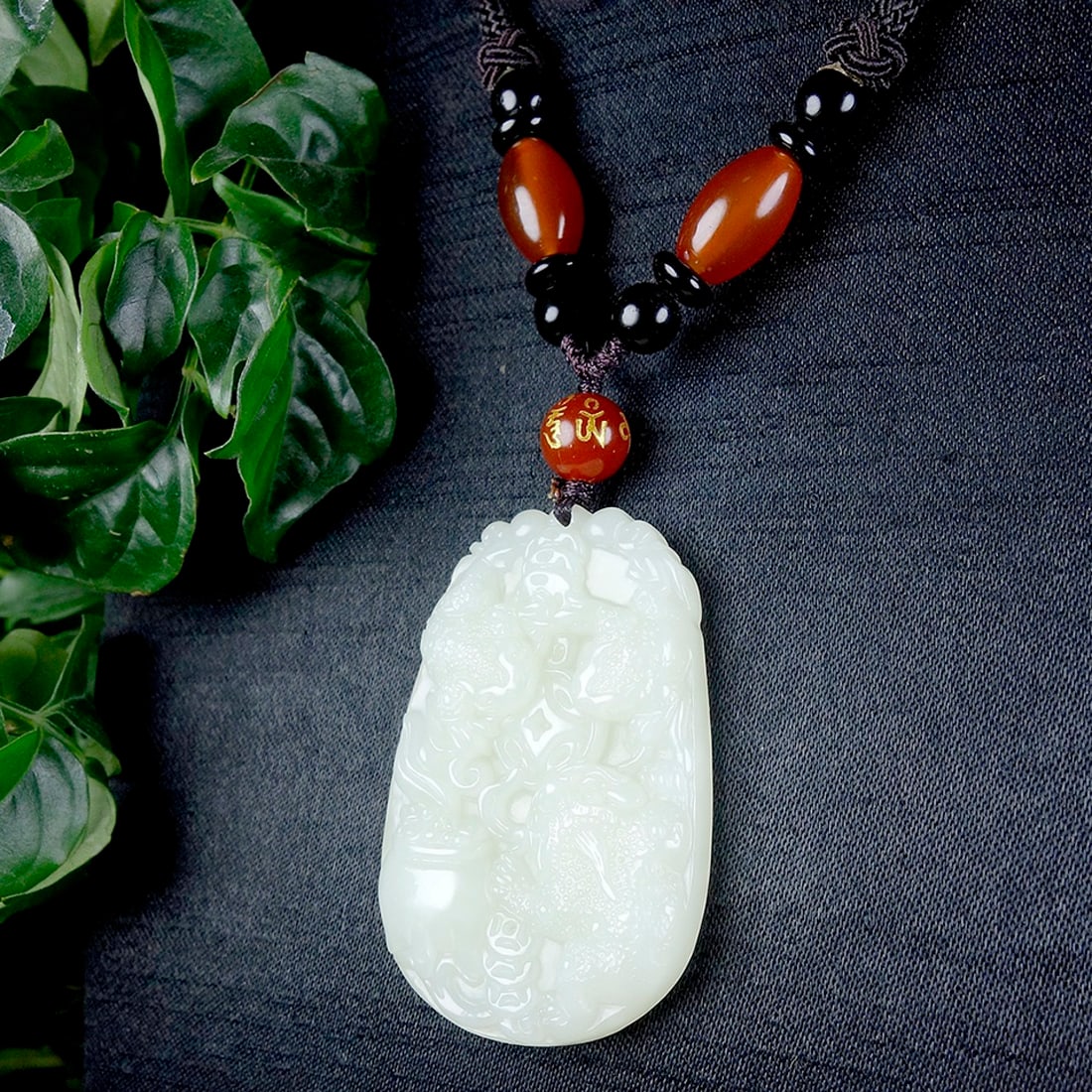 An Exquisite White Jade Golden Toad Pattern Pendant - 5