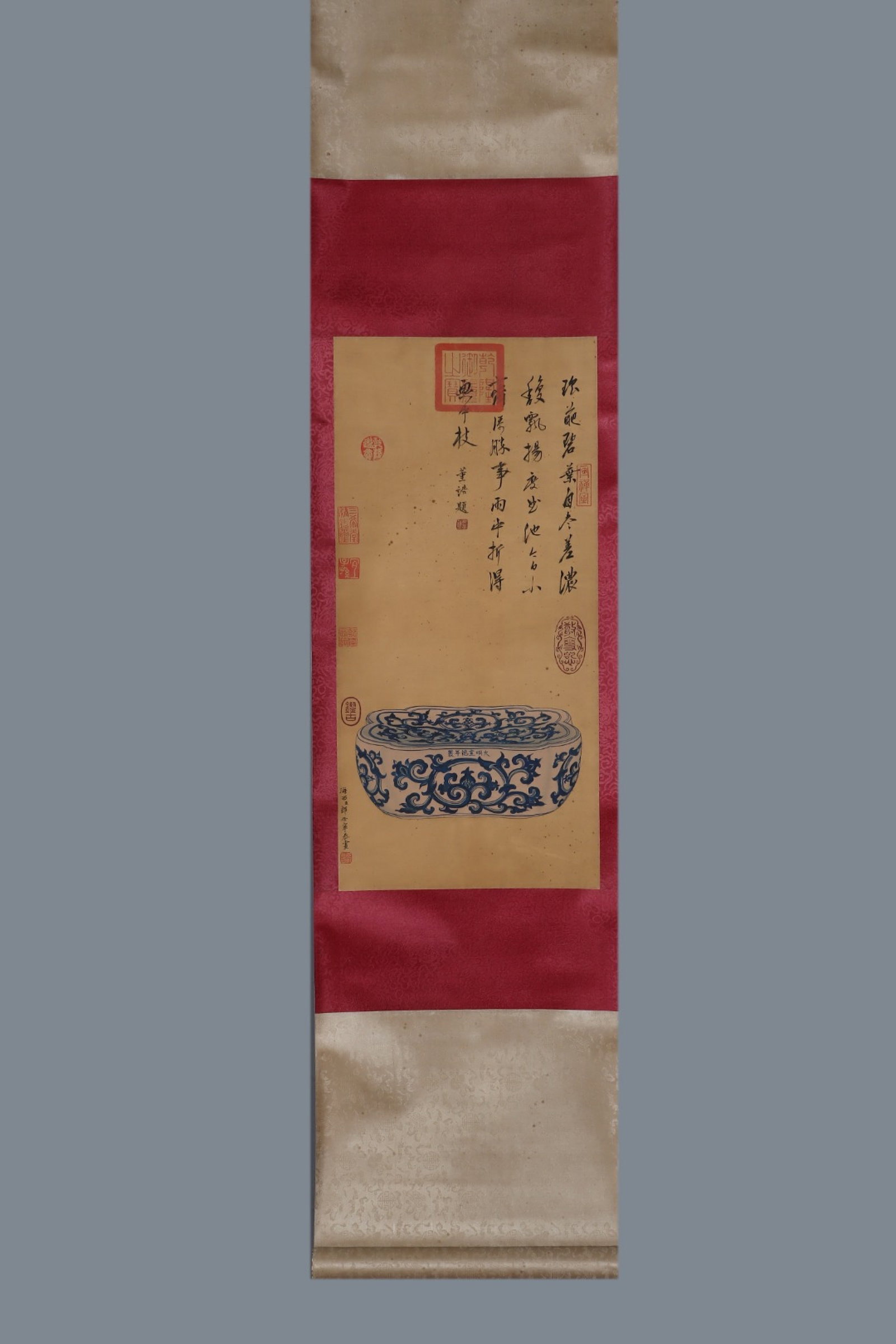 A Rare Blue and White Lotus Pattern Pillow,With Vertical Scroll Painting on Silk - 6