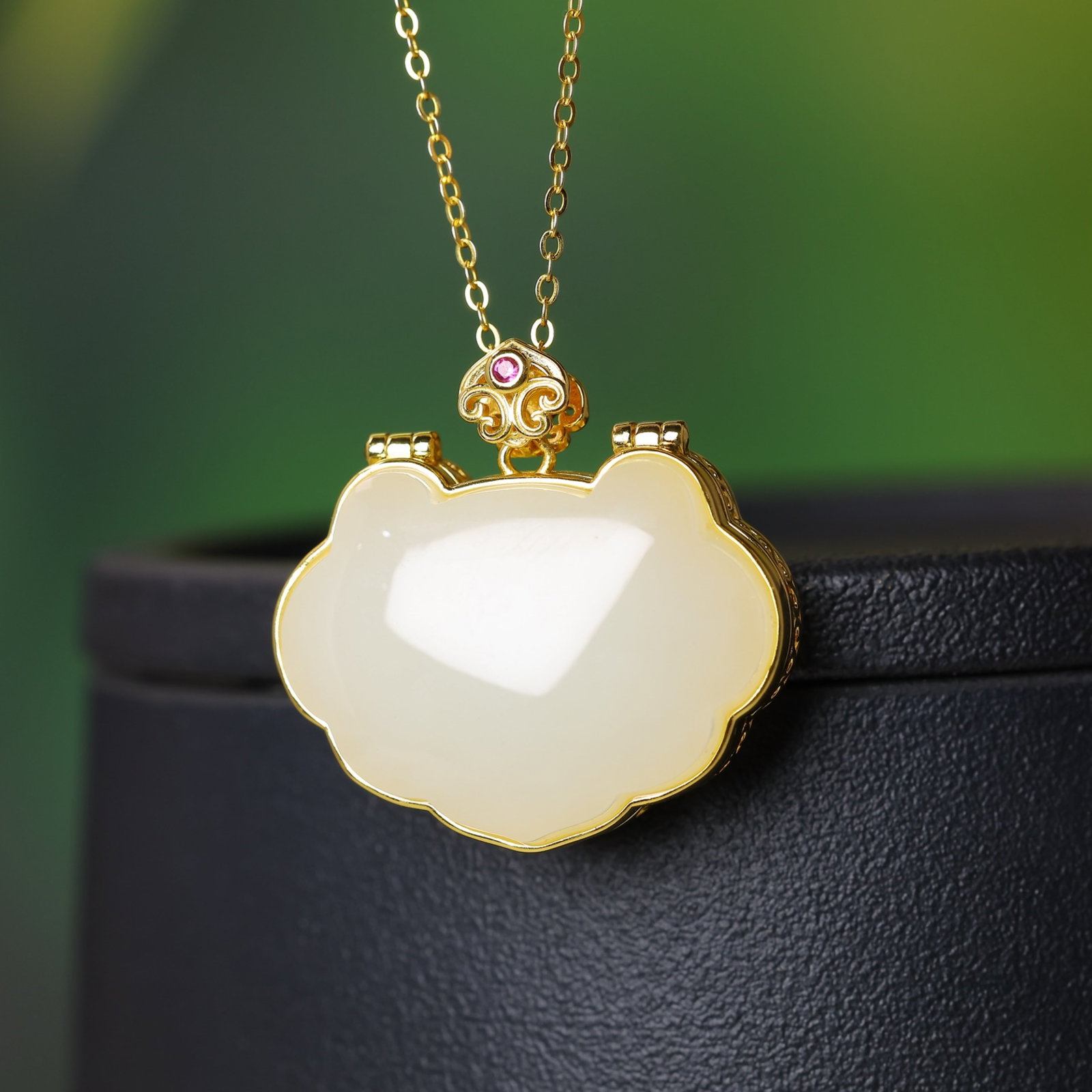 An Exquisite Sterling Silver-Gold Plated Inlaid White Jade Pendant - 5