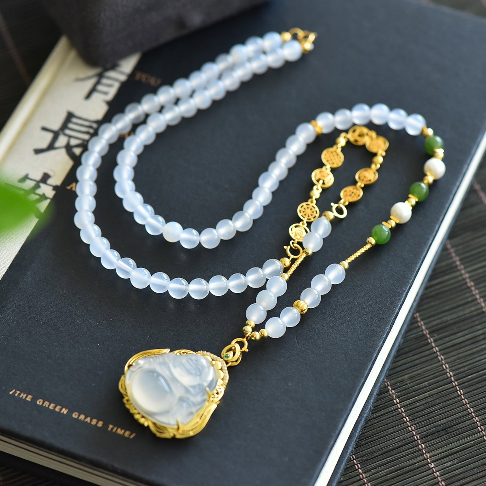 An Exquisite Sterling Silver-Gold Plated Inlaid Agate Pendant - 3