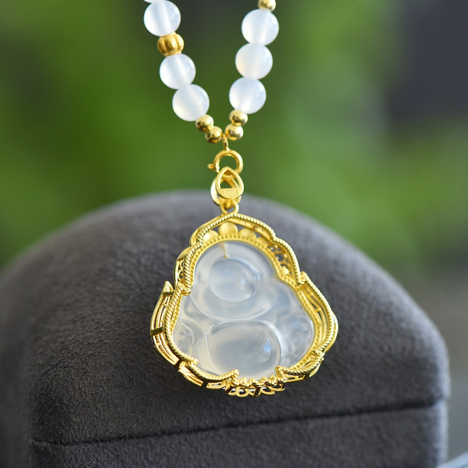 An Exquisite Sterling Silver-Gold Plated Inlaid Agate Pendant - 5