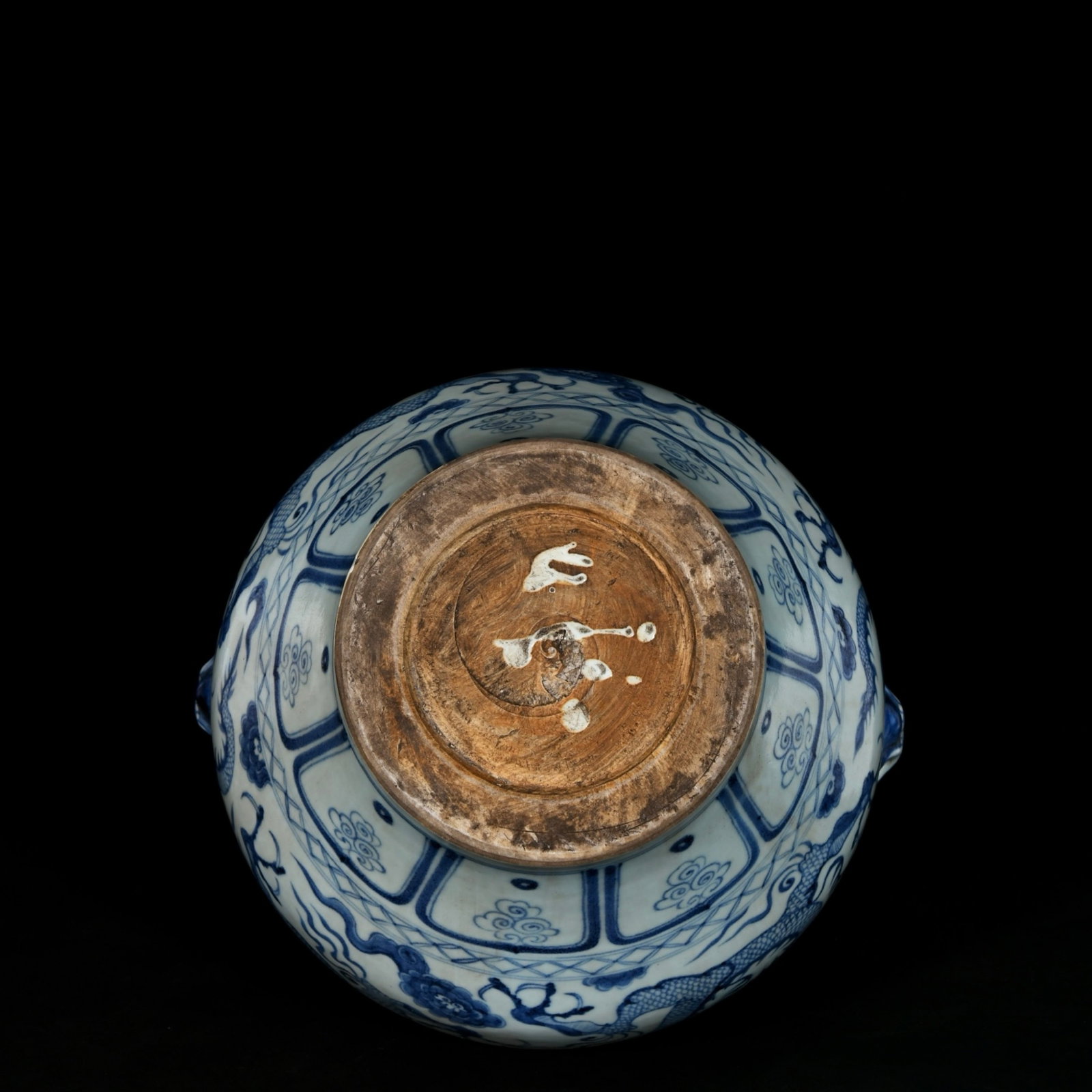 A Rare Blue and White Auspicious Cloud and Dragon Pattern Beast-Ears Jar - 8