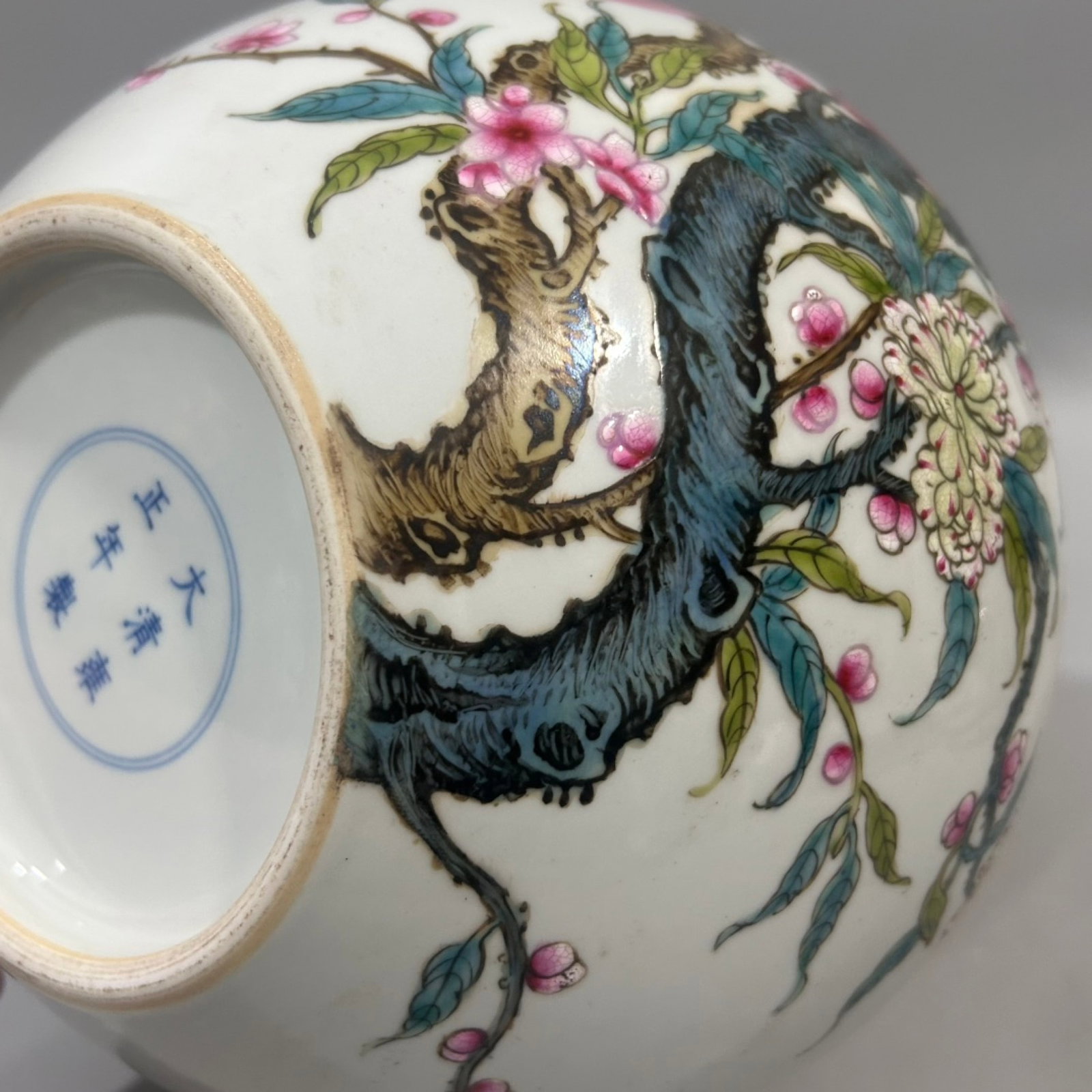 A Rare Famille-Rose Painted Gold Bats and Peach Pattern Vase - 6