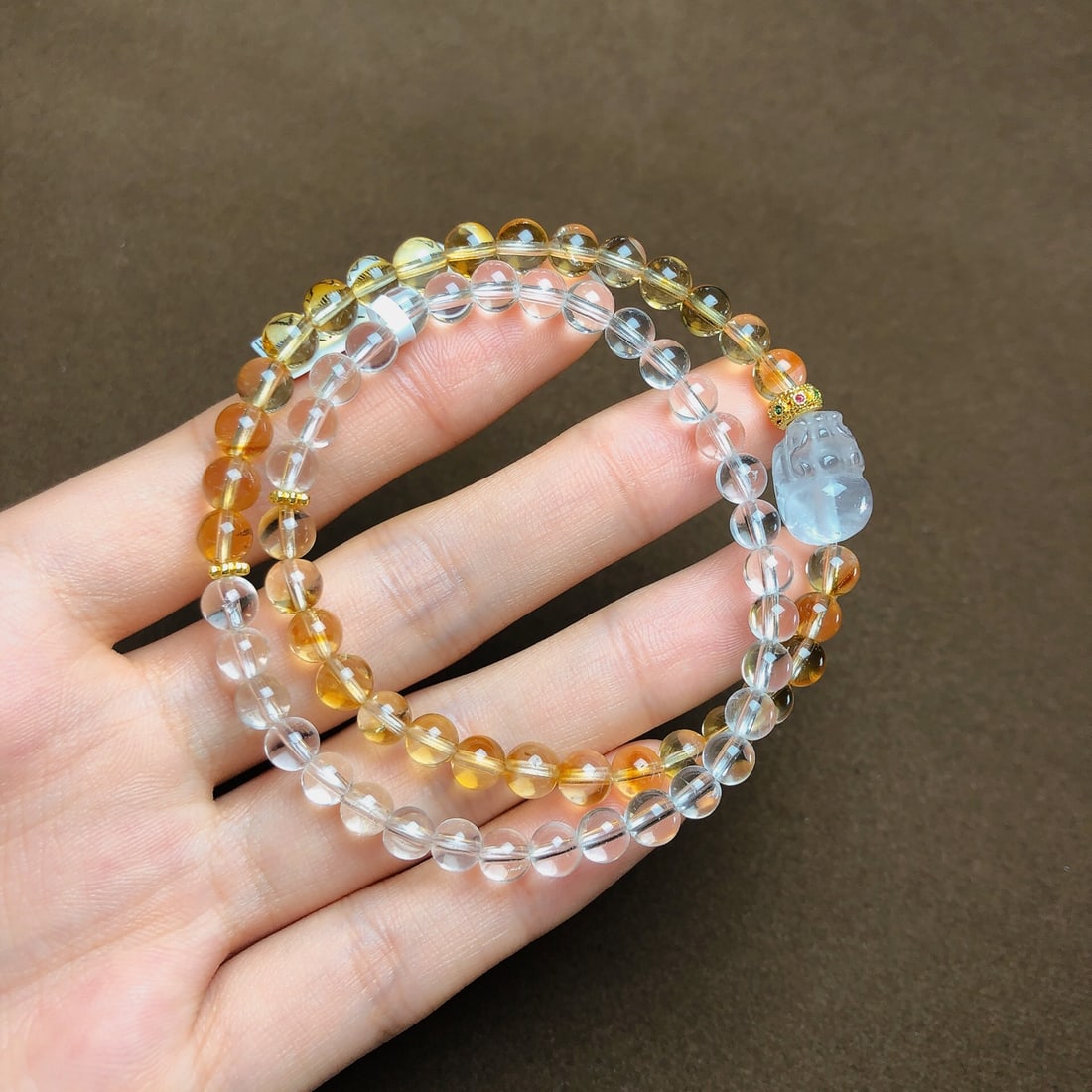 An Exquisite Crystal Bracelets: Estimated Value:720-1440 An Exquisite Crystal Bracelets,Size:5.3mm,Weight:16.9g 水晶手串