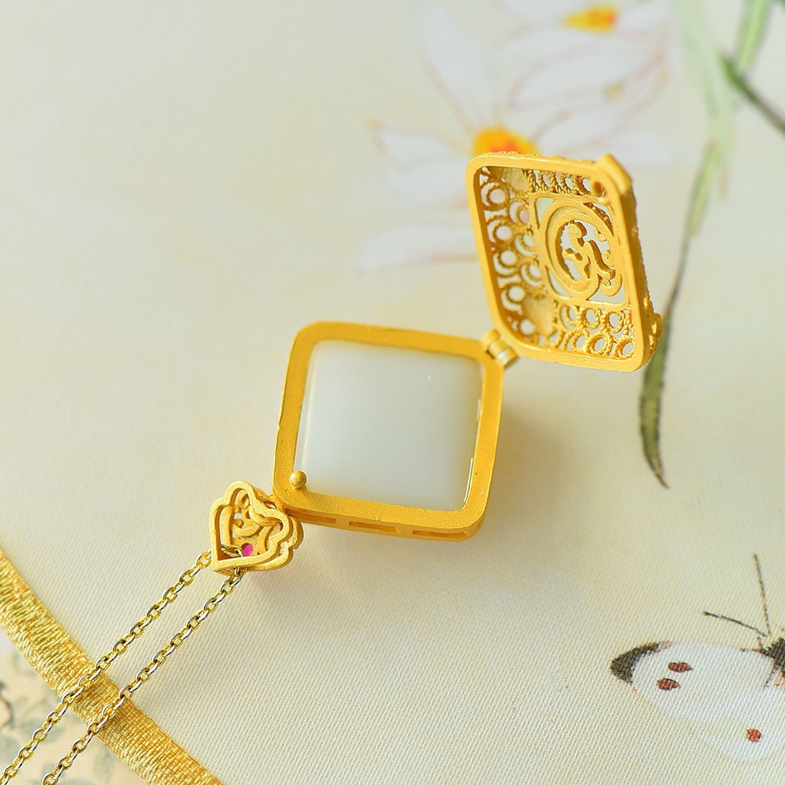 An Exquisite Sterling Silver-Gold Plated Inlaid White Jade Pendant - 5