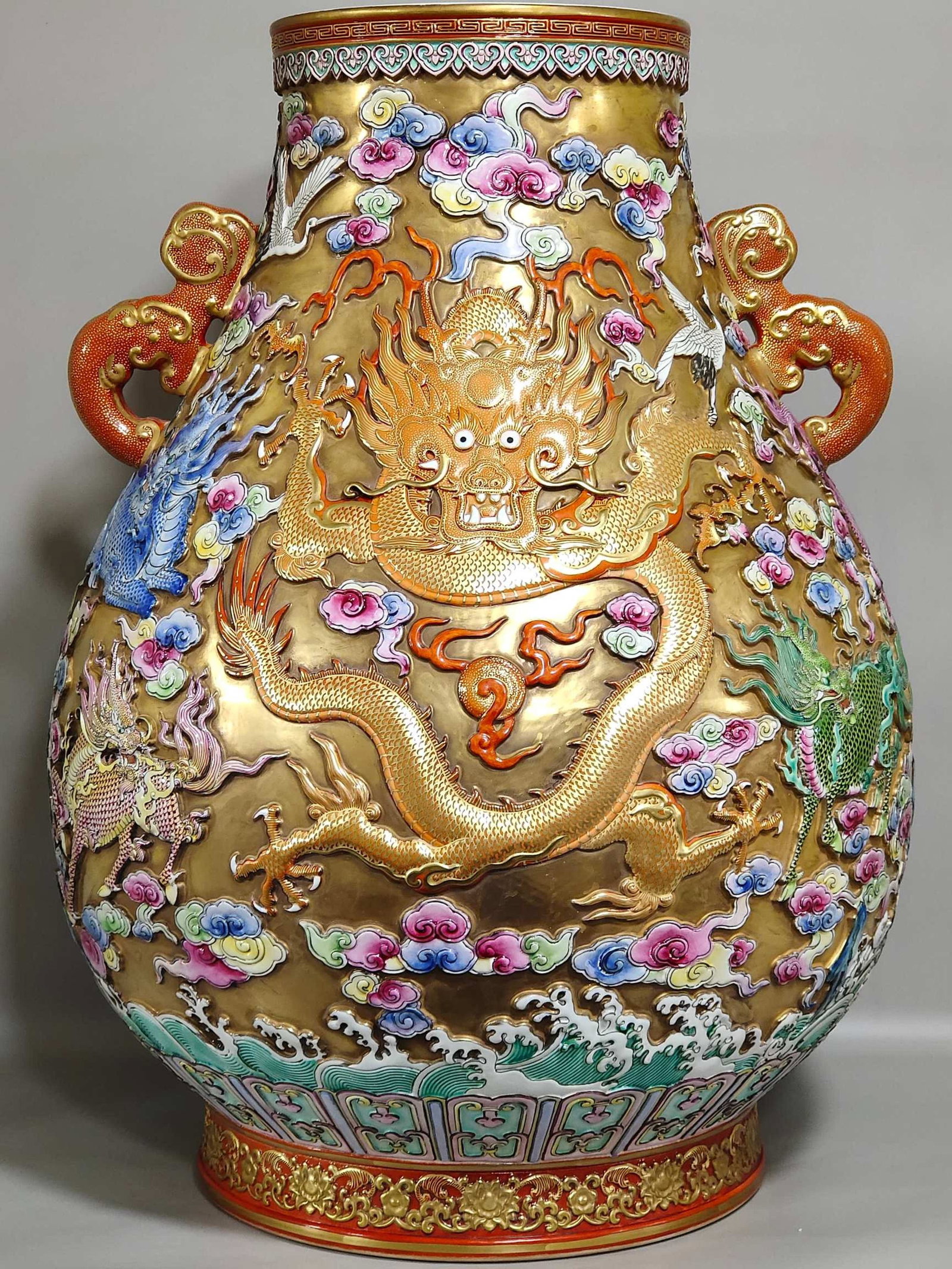 A Huge Gold Ground Famille-Rose Kylin Auspicious Cloud and Dragon Pattern Double-Ears Vase - 3
