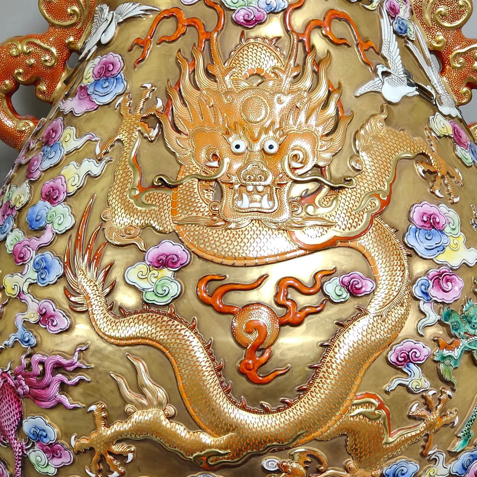 A Huge Gold Ground Famille-Rose Kylin Auspicious Cloud and Dragon Pattern Double-Ears Vase - 6