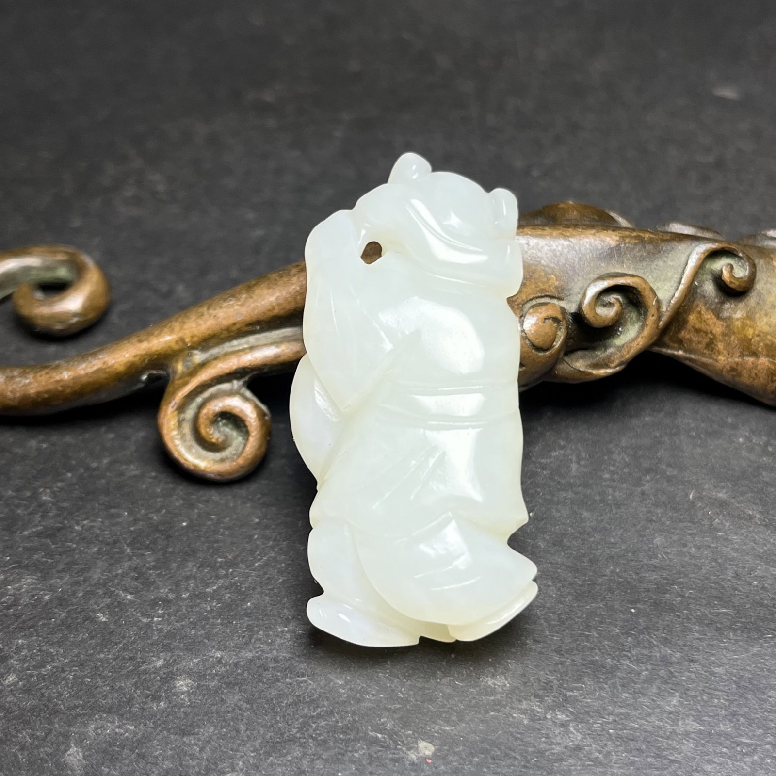 An Exquisite White Jade Figure Pendant - 5