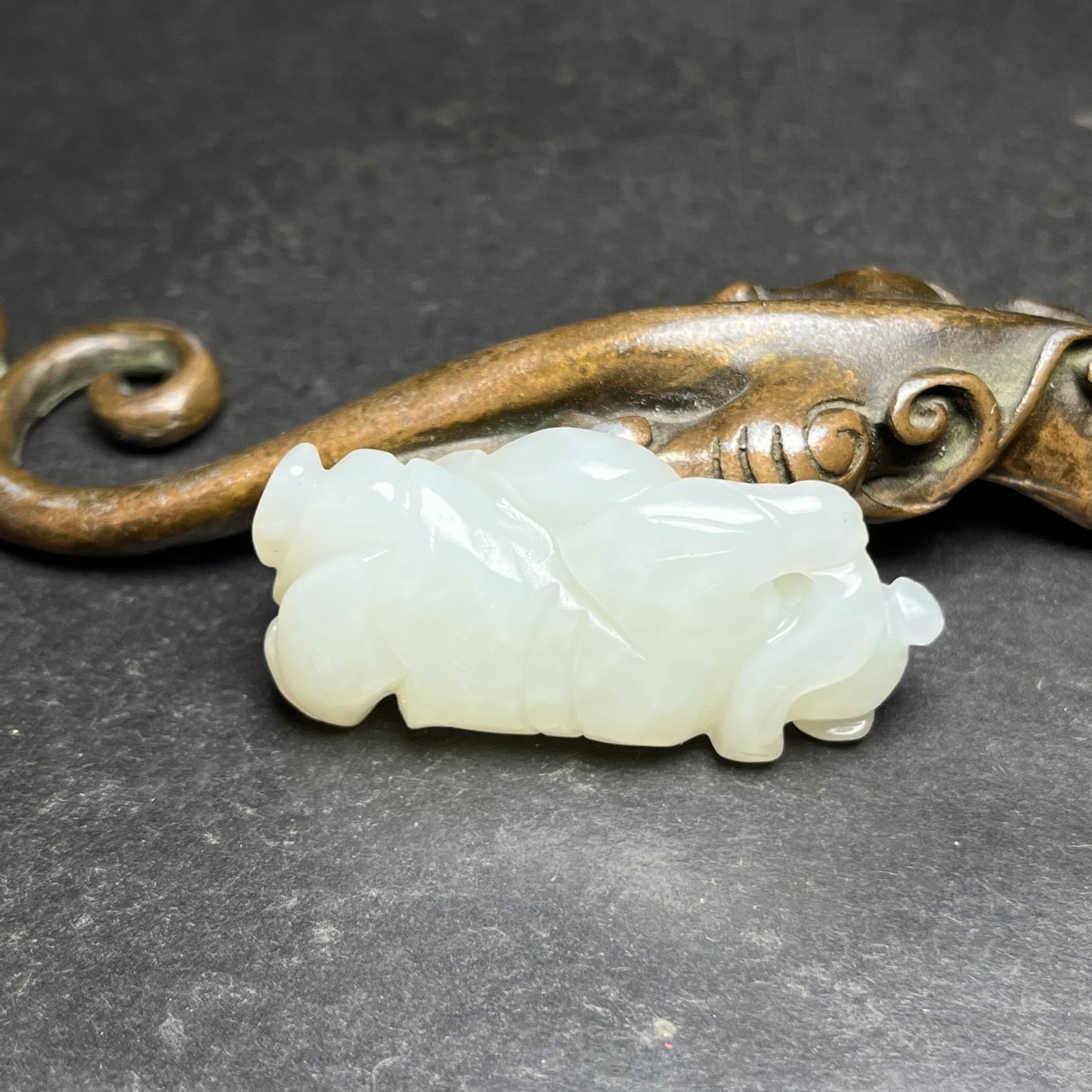 An Exquisite White Jade Figure Pendant - 6