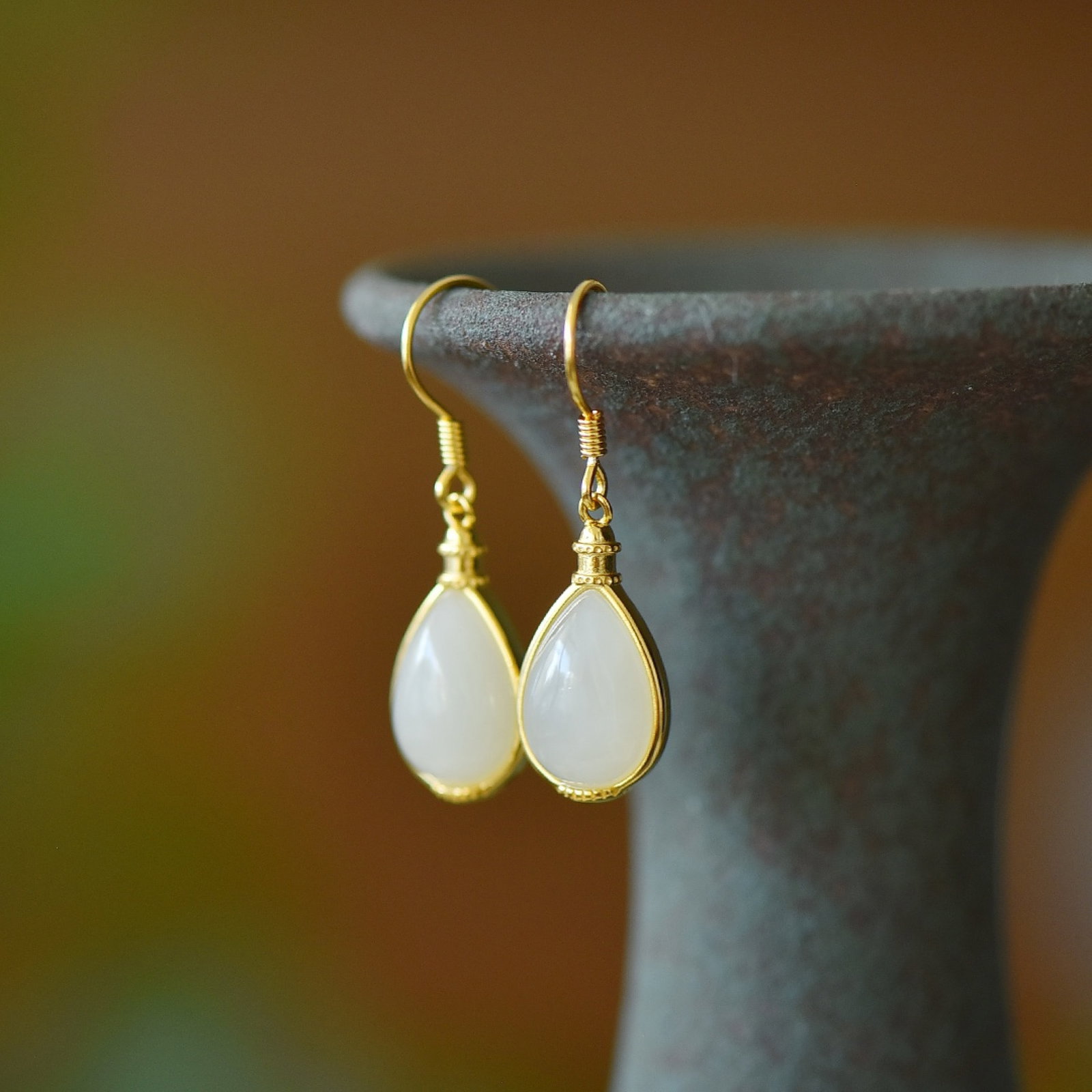 A Pair of Exquisite Sterling Silver-Gold Plated Inlaid White Jade Earrings - 2