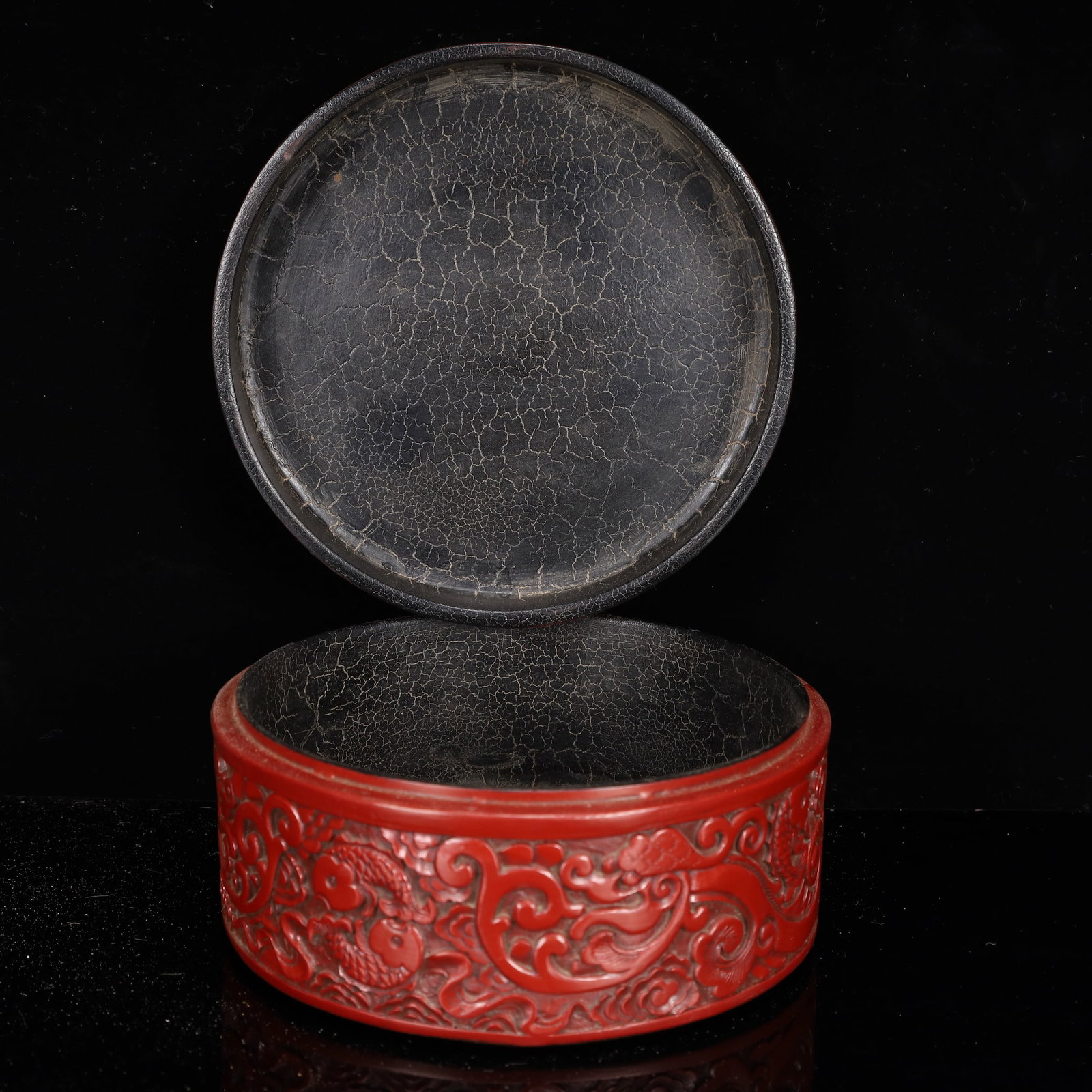 An Exquisite Carved Red Lacquer Dragon and Fish Pattern Box with Cover - 3