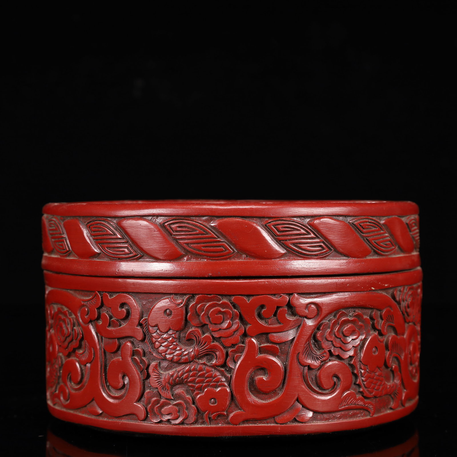 An Exquisite Carved Red Lacquer Dragon and Fish Pattern Box with Cover - 5