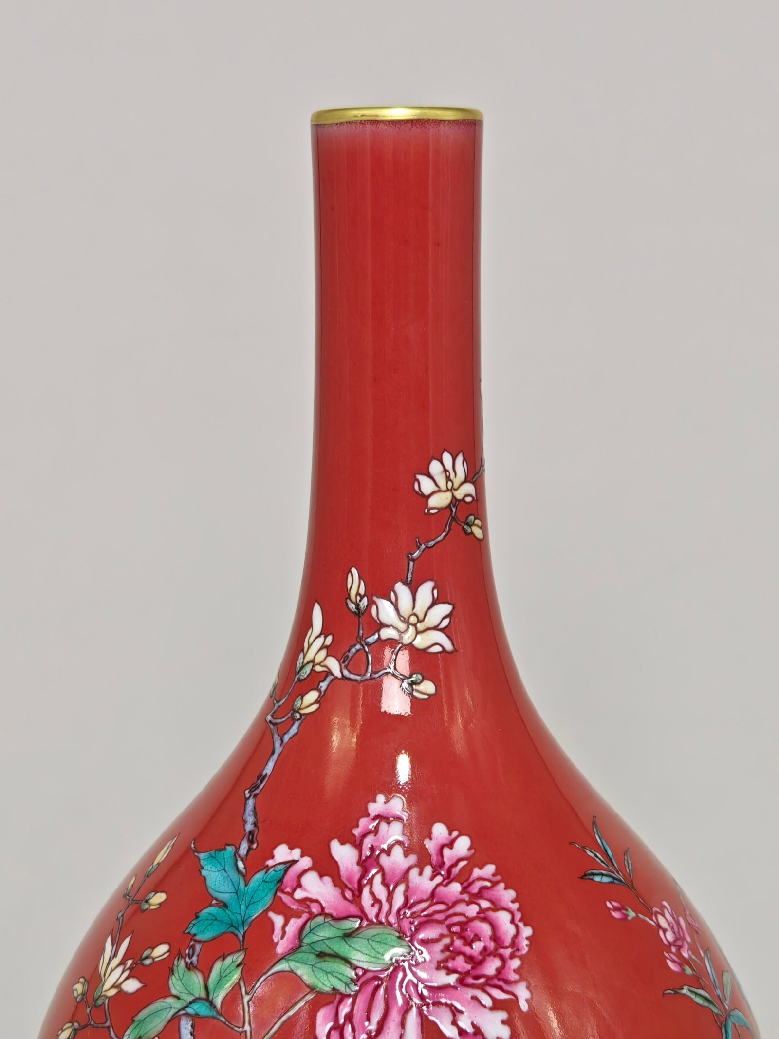 A Rare Red Glazed Famille-Rose Painted Gold Flower Pattern Vase - 4