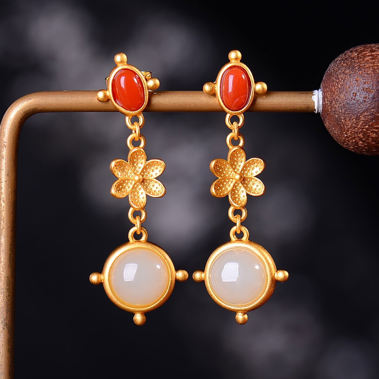 A Pair of Exquisite Sterling Silver-Gold Plated Inlaid White Jade Earrings,Inlaid Gems: Estimated Value:200-400 A Pair of Exquisite Sterling Silver-Gold Plated Inlaid White Jade Earrings,Inlaid Gems,Size:8mmx8mm 一对纯银镀金镶白玉 