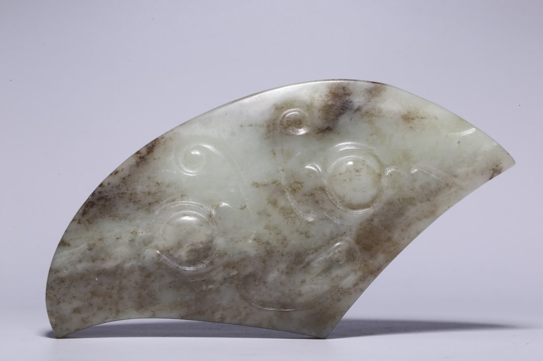 A Exquisite Jade Beast-Face Ornament: A Exquisite Jade Beast-Face Ornament,Han Dynasty, China,Size:6.9inx3.5inx0.7in,Weight:496g 玉兽面摆件,中国汉代
