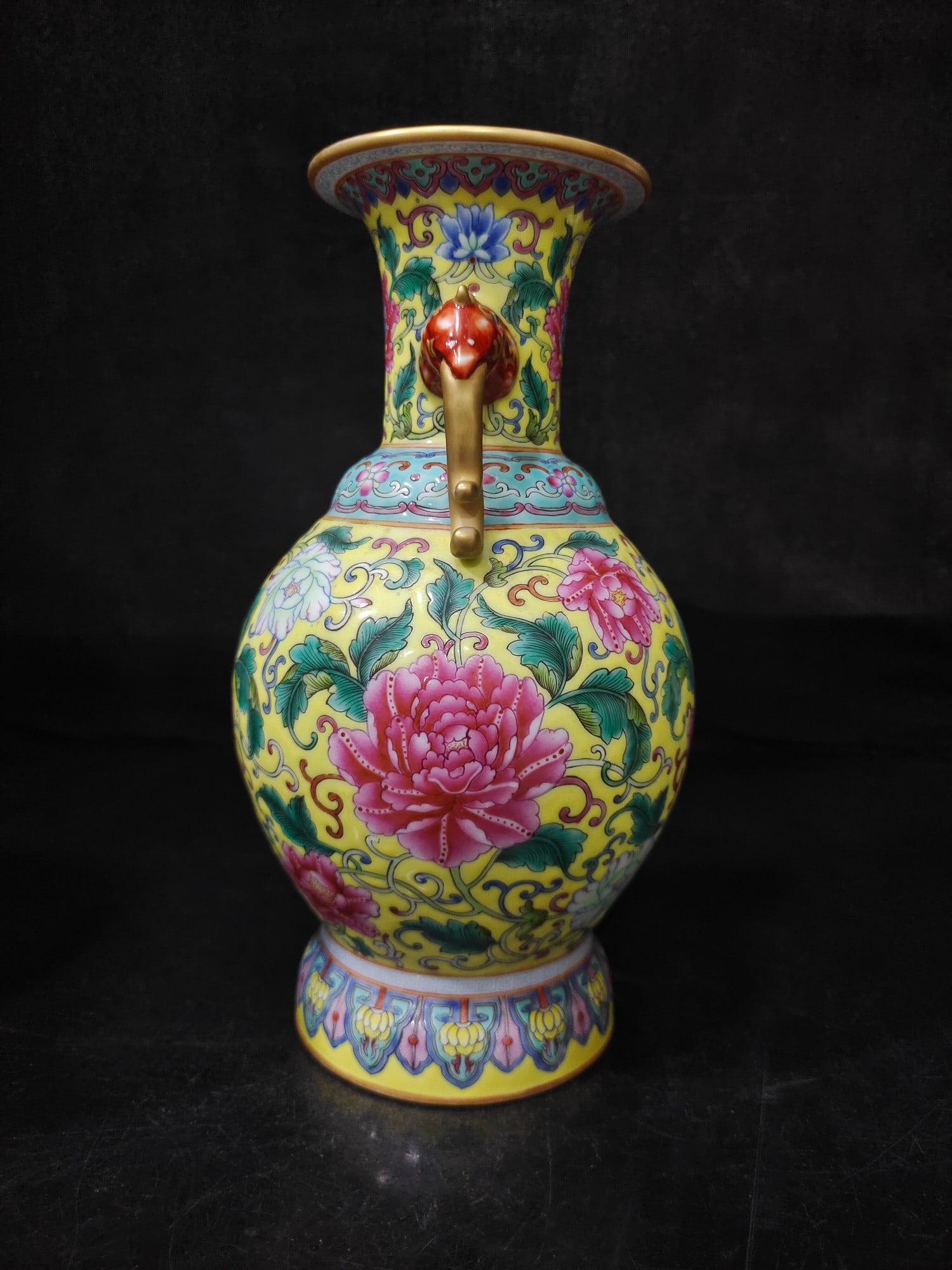 A Exquisite Enamel Lotus Pattern Double-Ears Vase - 2