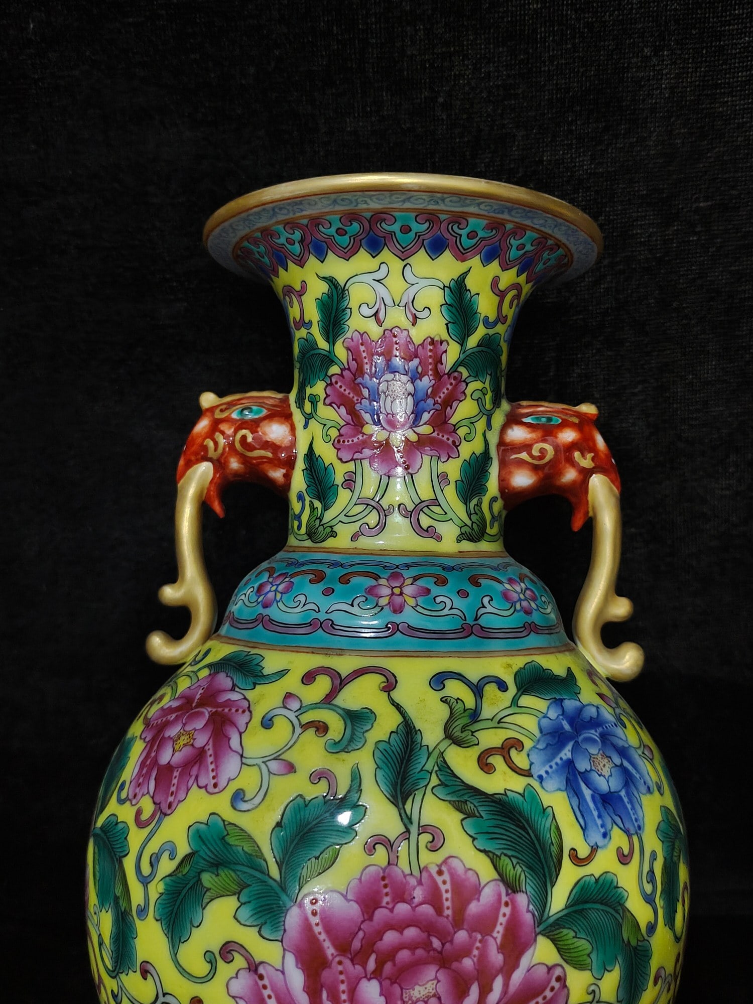 A Exquisite Enamel Lotus Pattern Double-Ears Vase - 8