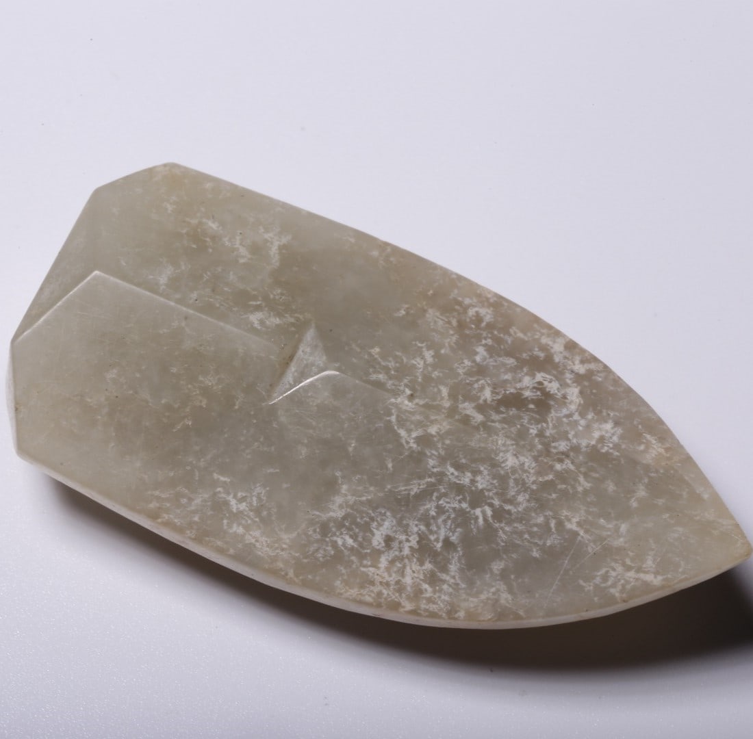 A Exquisite Gaogu Jade Cicada Ornament: A Exquisite Gaogu Jade Cicada Ornament,Ancient Time, China,Size:1.9inx1inx0.6in,Weight:23g 高古玉蝉摆件,远古时期