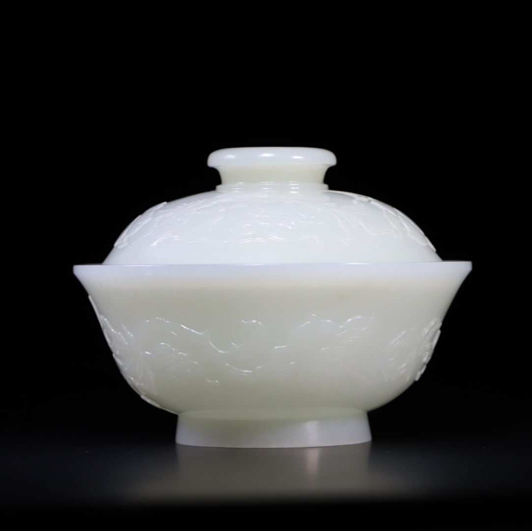 A Exquisite Hotan Jade Flower Pattern Bowl: A Exquisite Hotan Jade Flower Pattern Bowl,Qing Dynasty, China,Size:3.3inx4.5in,Weight:333g 和田玉花卉纹碗,中国清代