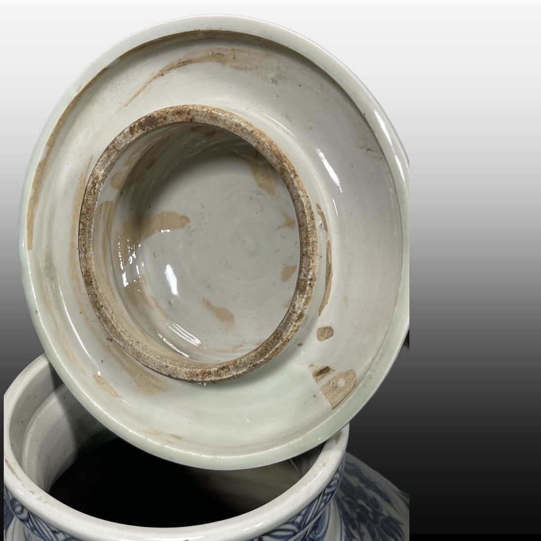 A Exquisite Blue and White Dragon Pattern Vase - 6
