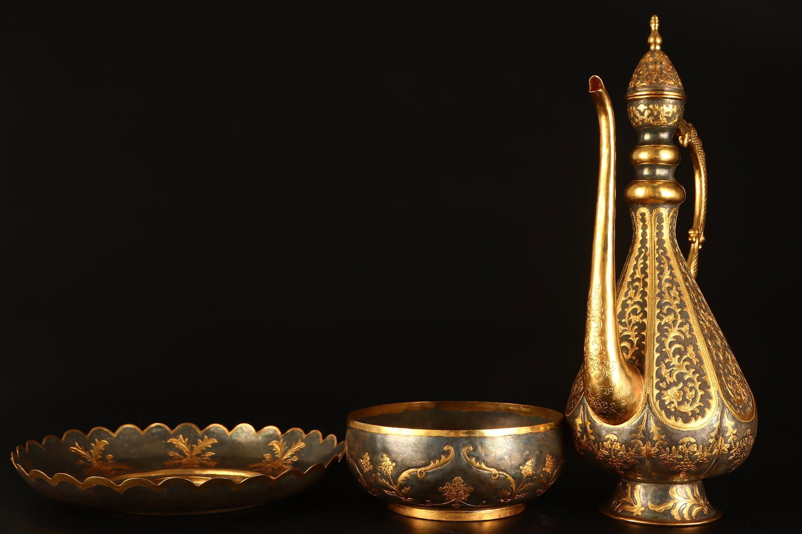 A Exquisite Gilt Bronze Scroll Pattern Ewer - 6