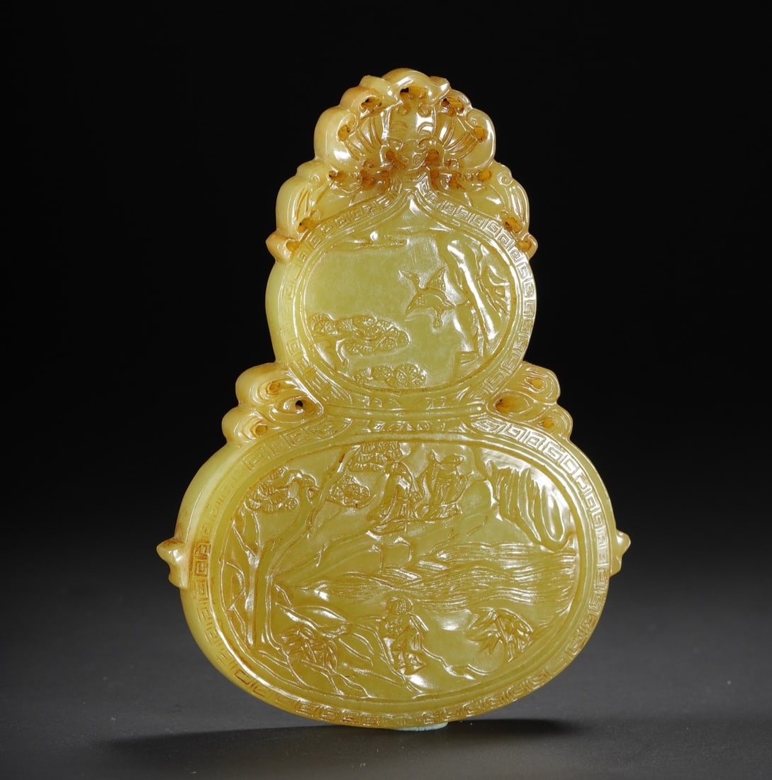 A Exquisite Hotan Yellow Jade Gourd Brand: A Exquisite Hotan Yellow Jade Gourd Brand,Qing Dynasty, China,Size:3.6inx2.7inx0.3in,Weight:71.7g 和田黄玉葫芦牌,中国清代