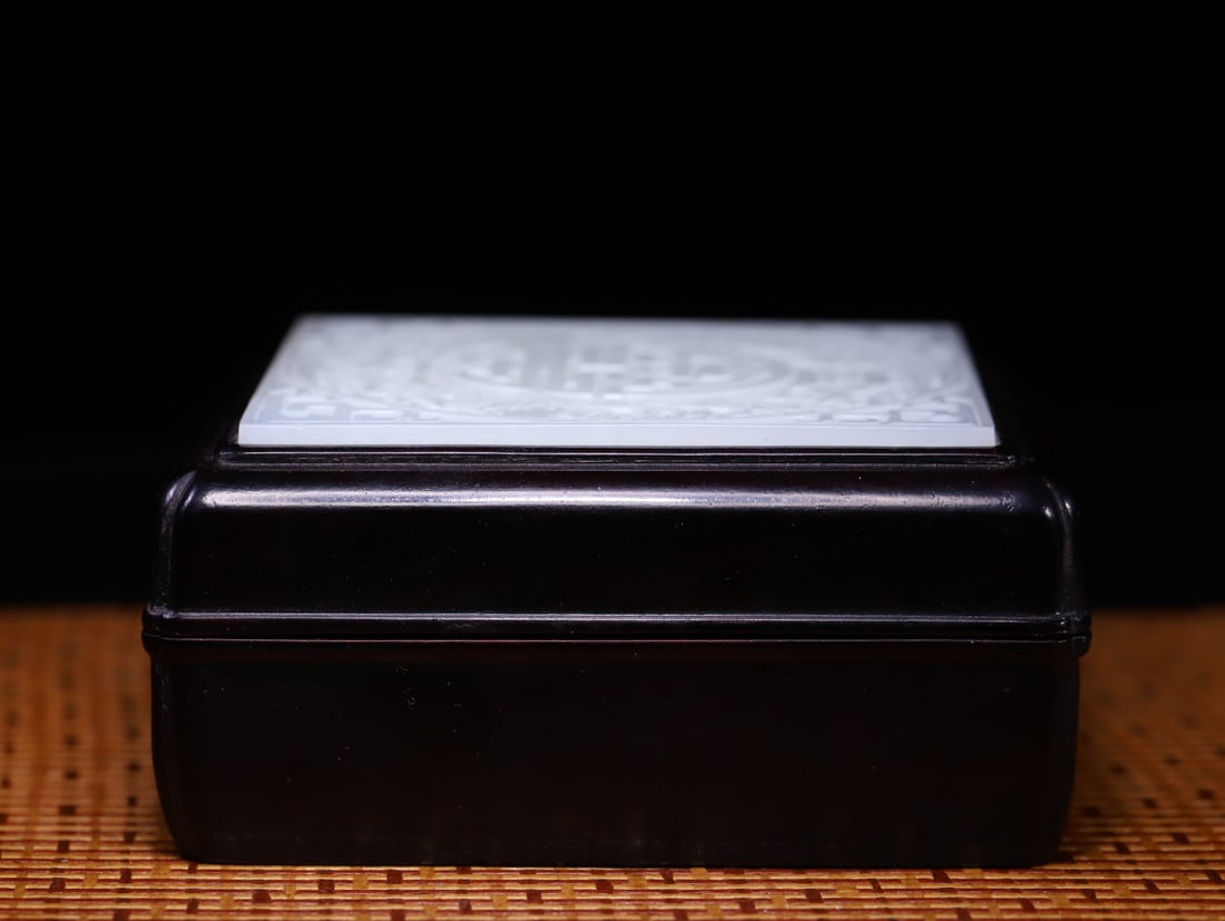 A Exquisite Hotan Jade Bat Pattern Box - 4